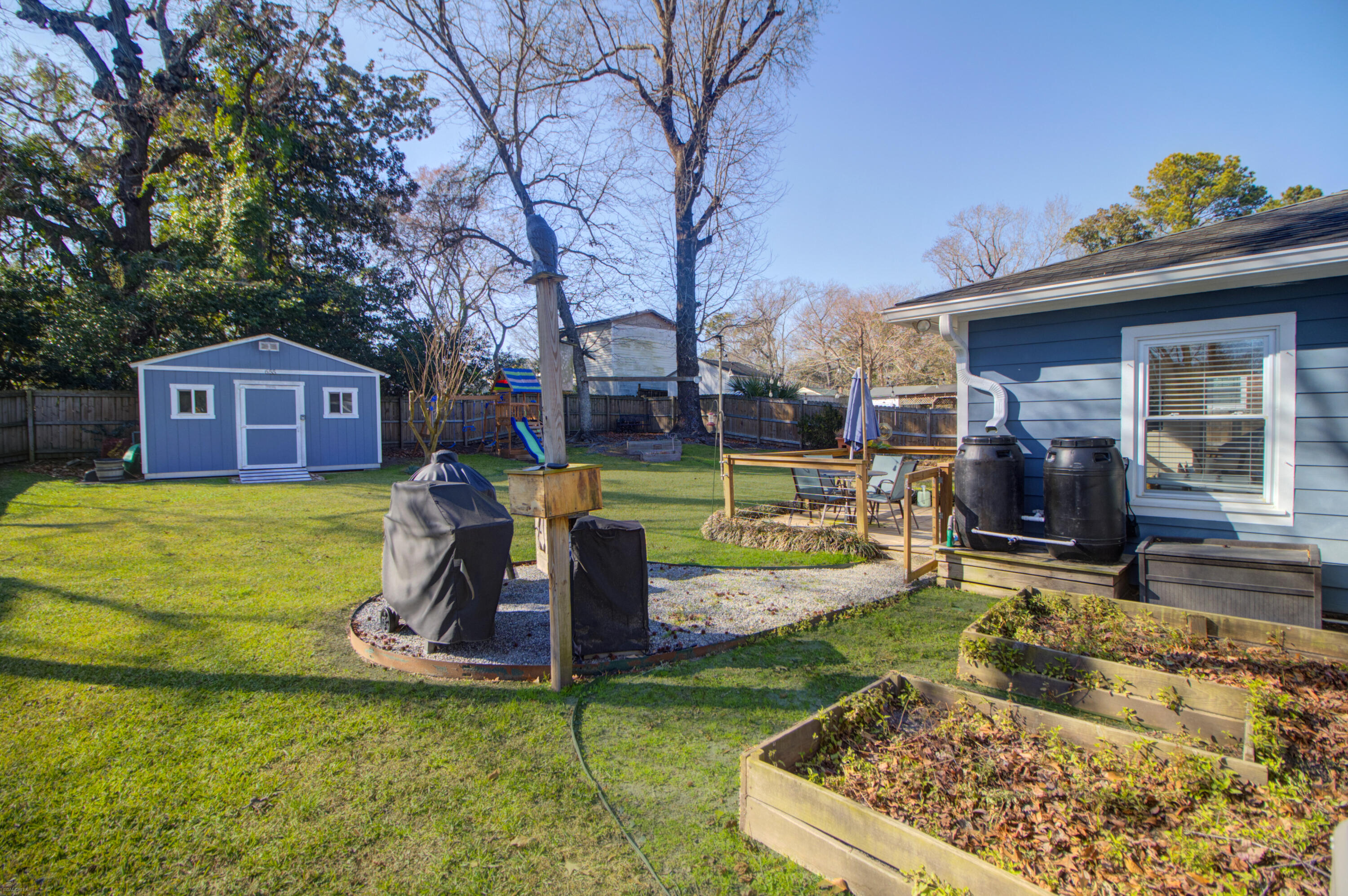 655 Wantoot Boulevard