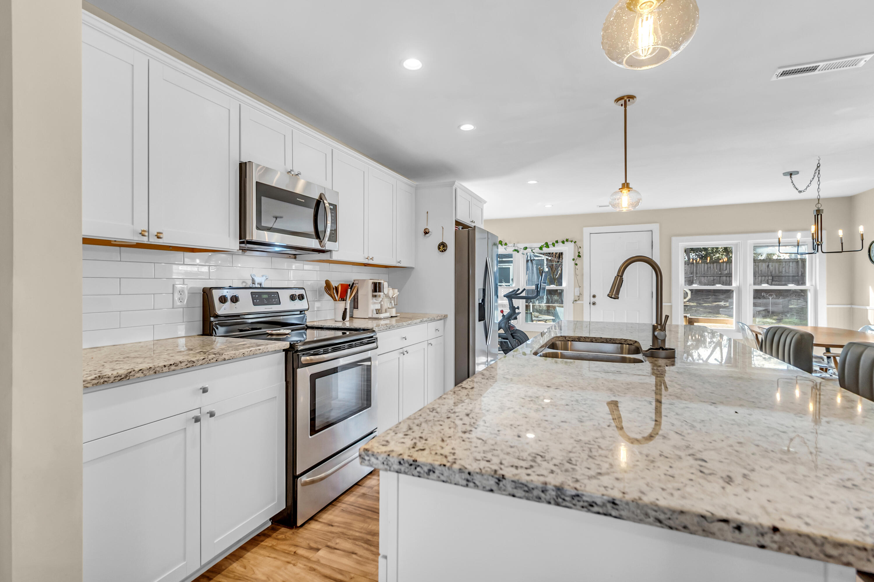 655 Wantoot Boulevard