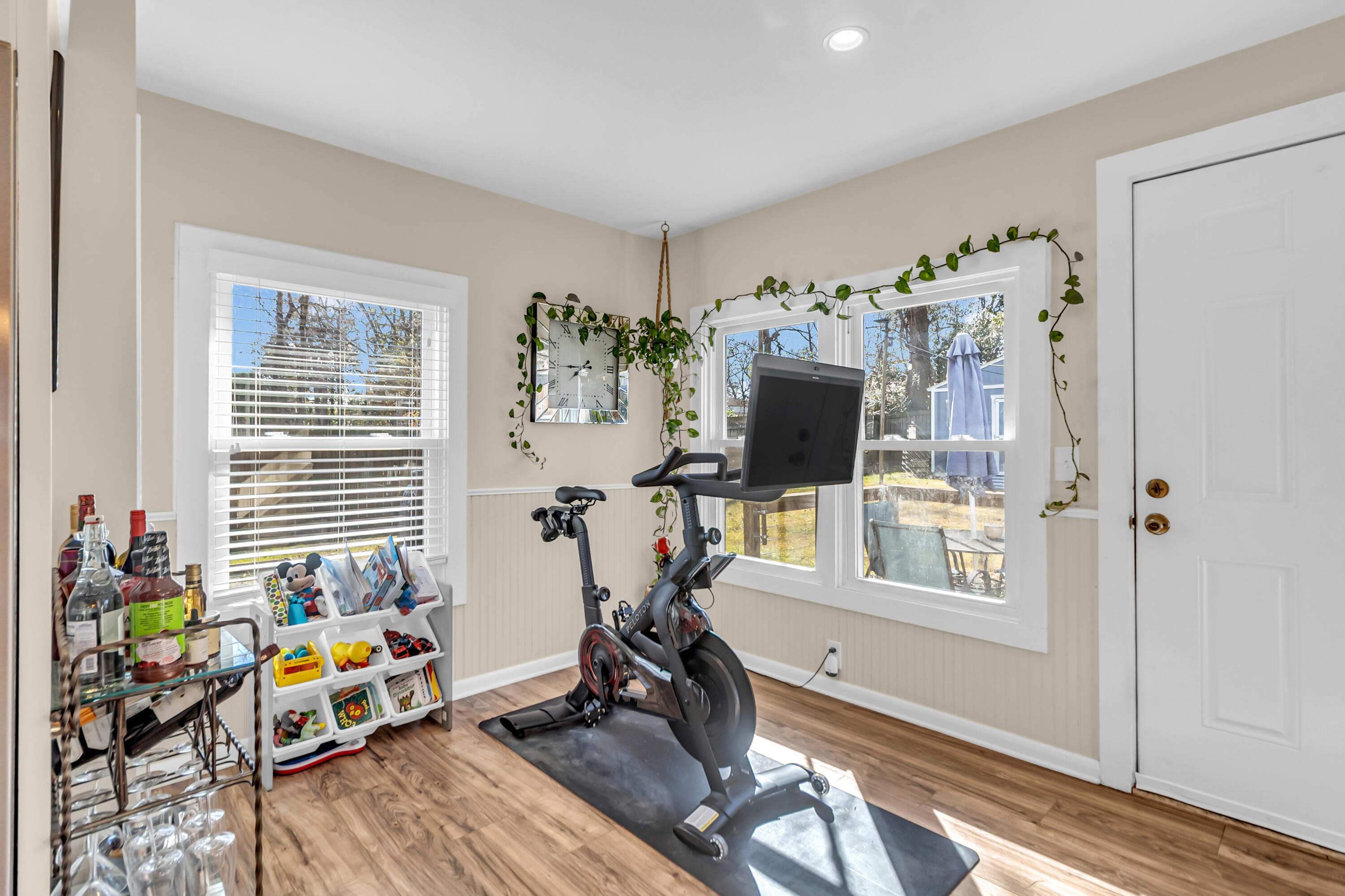 655 Wantoot Boulevard