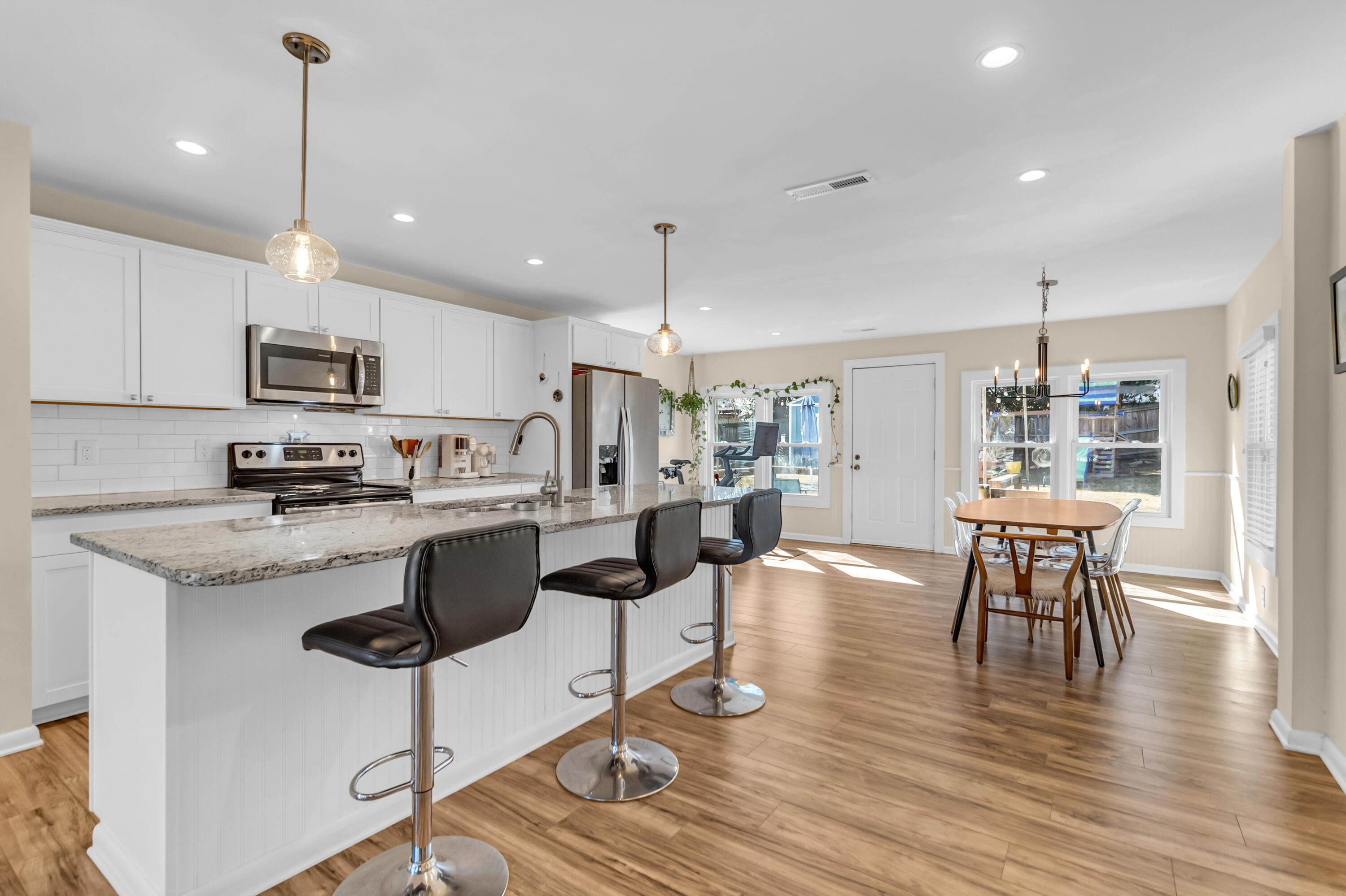 655 Wantoot Boulevard