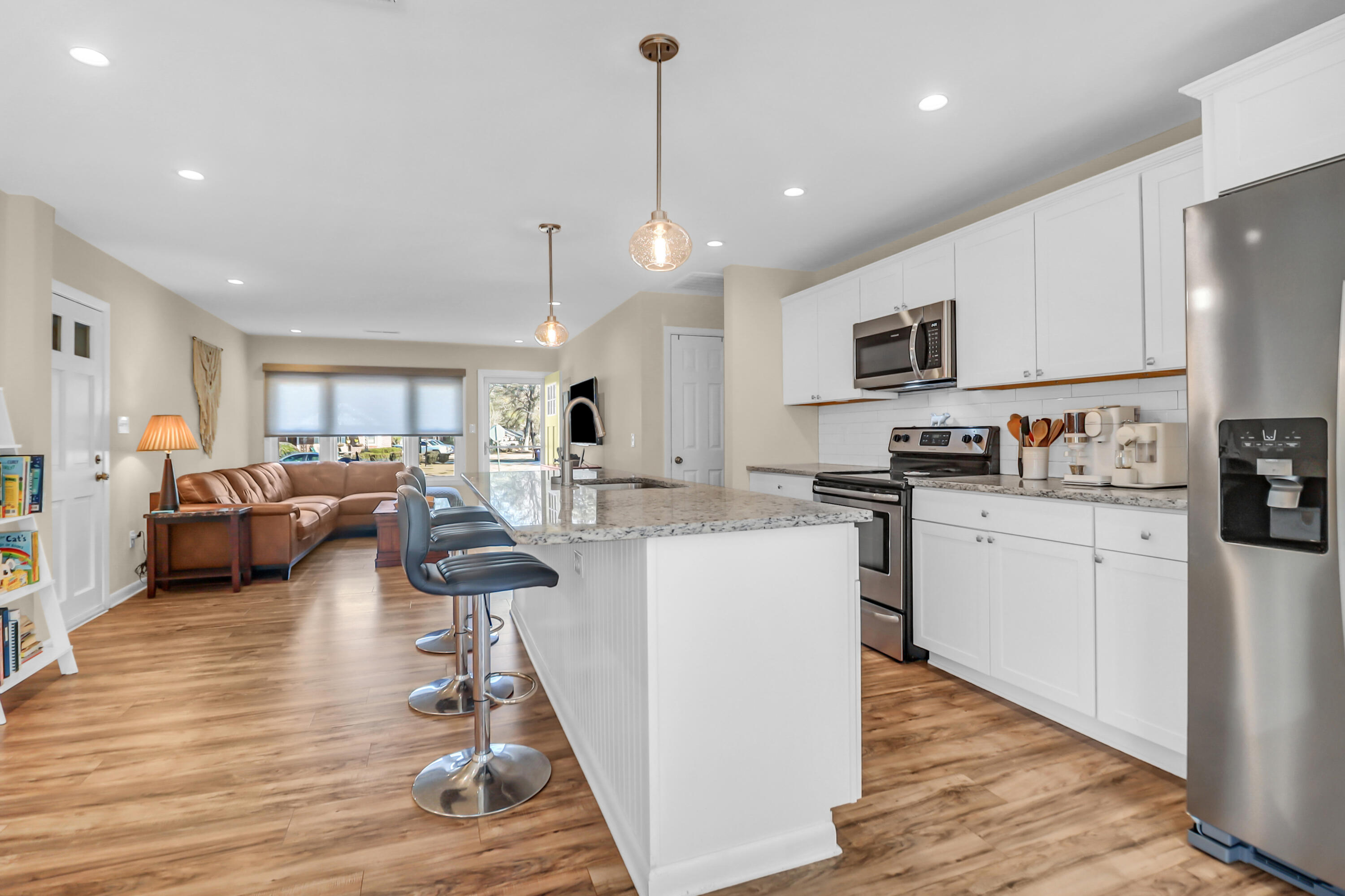 655 Wantoot Boulevard