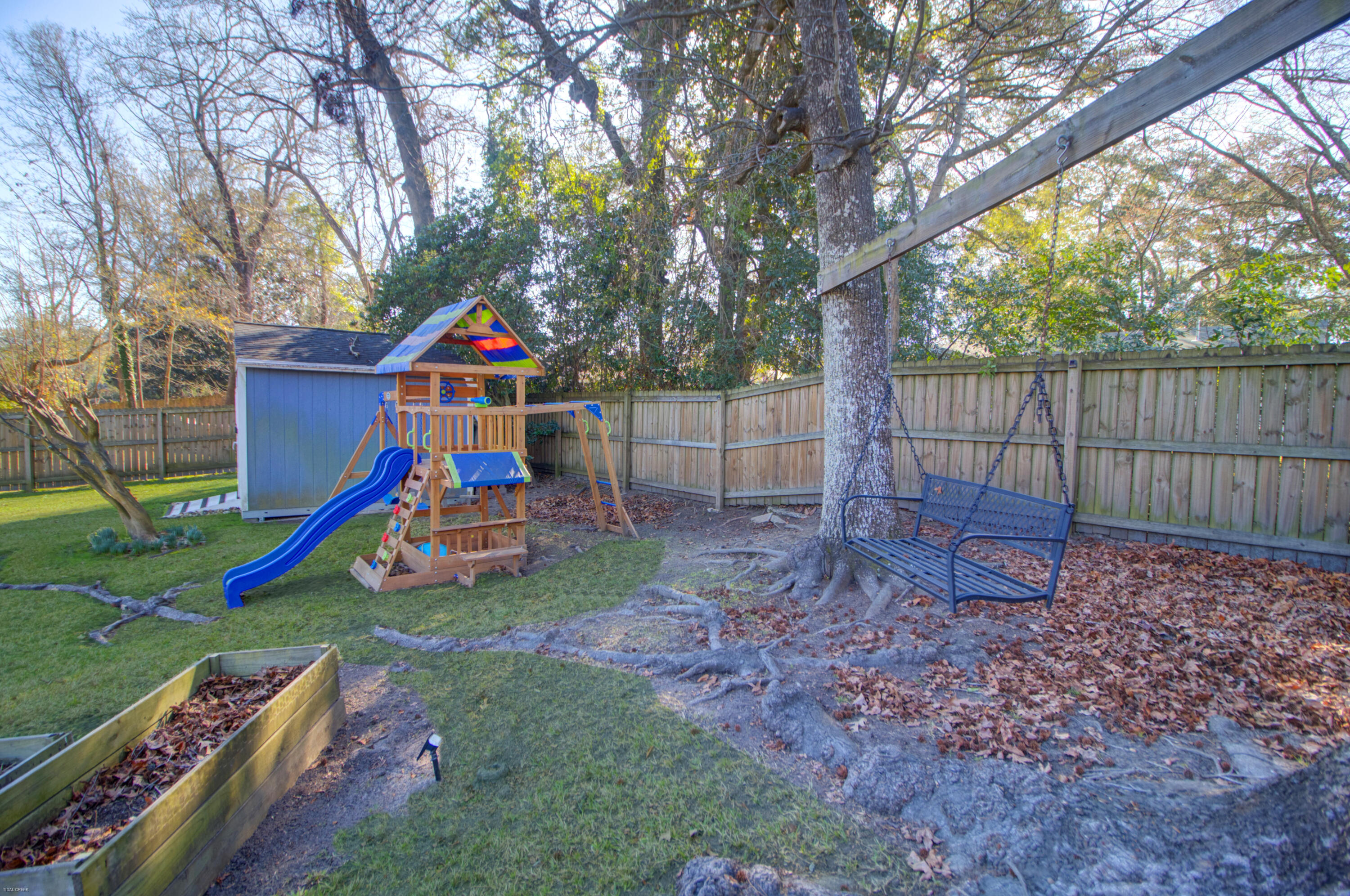 655 Wantoot Boulevard