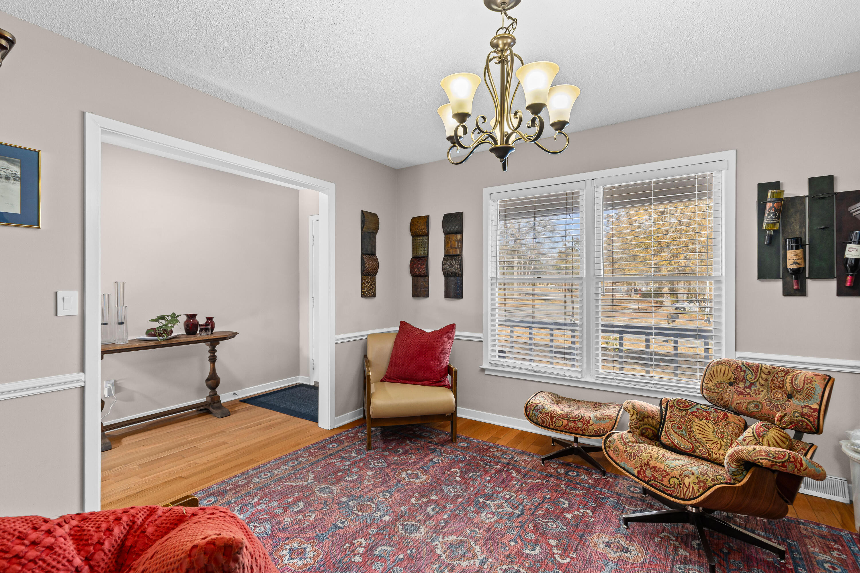 100 Medway Square