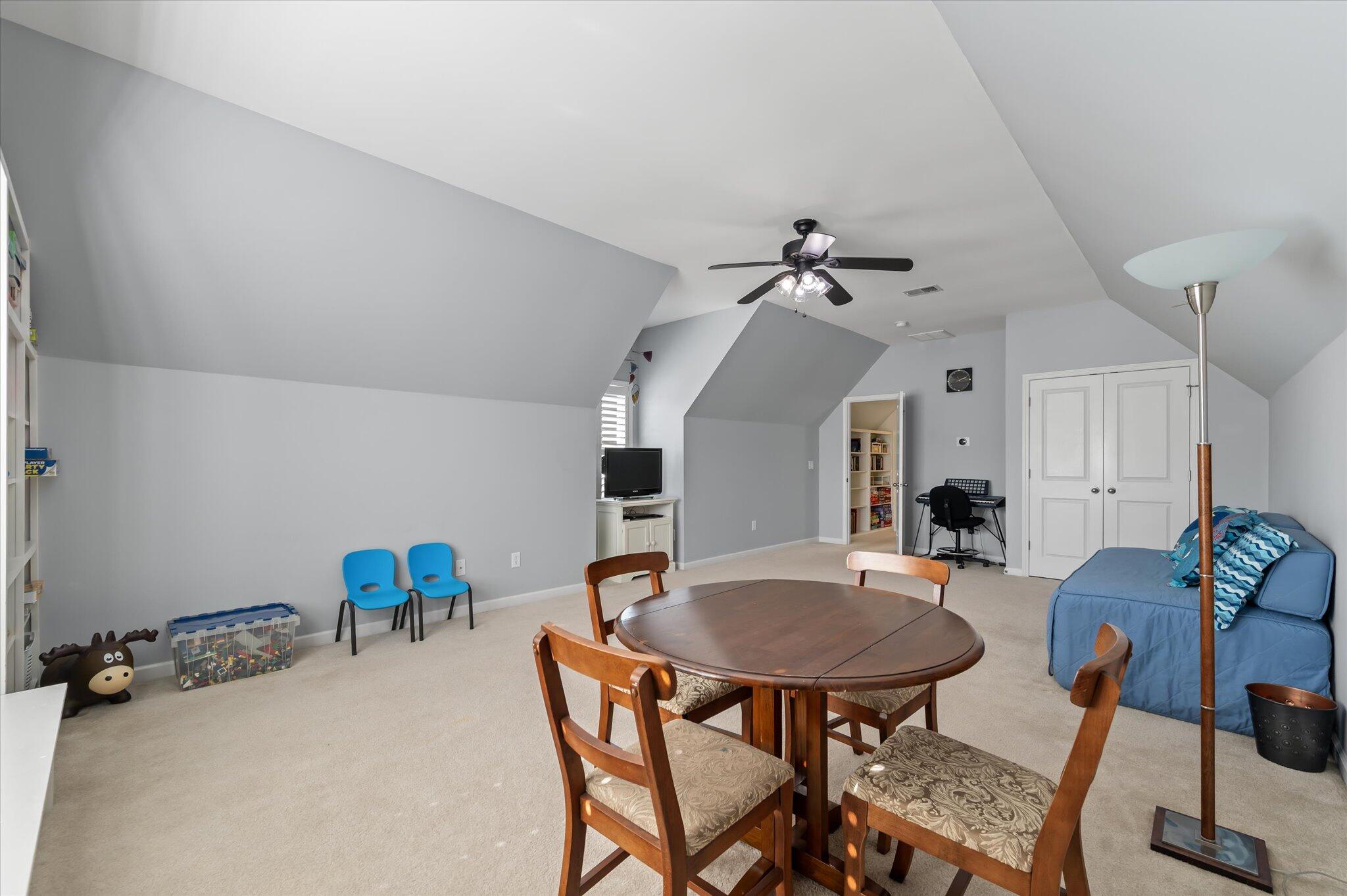 2258 Show Basket Way