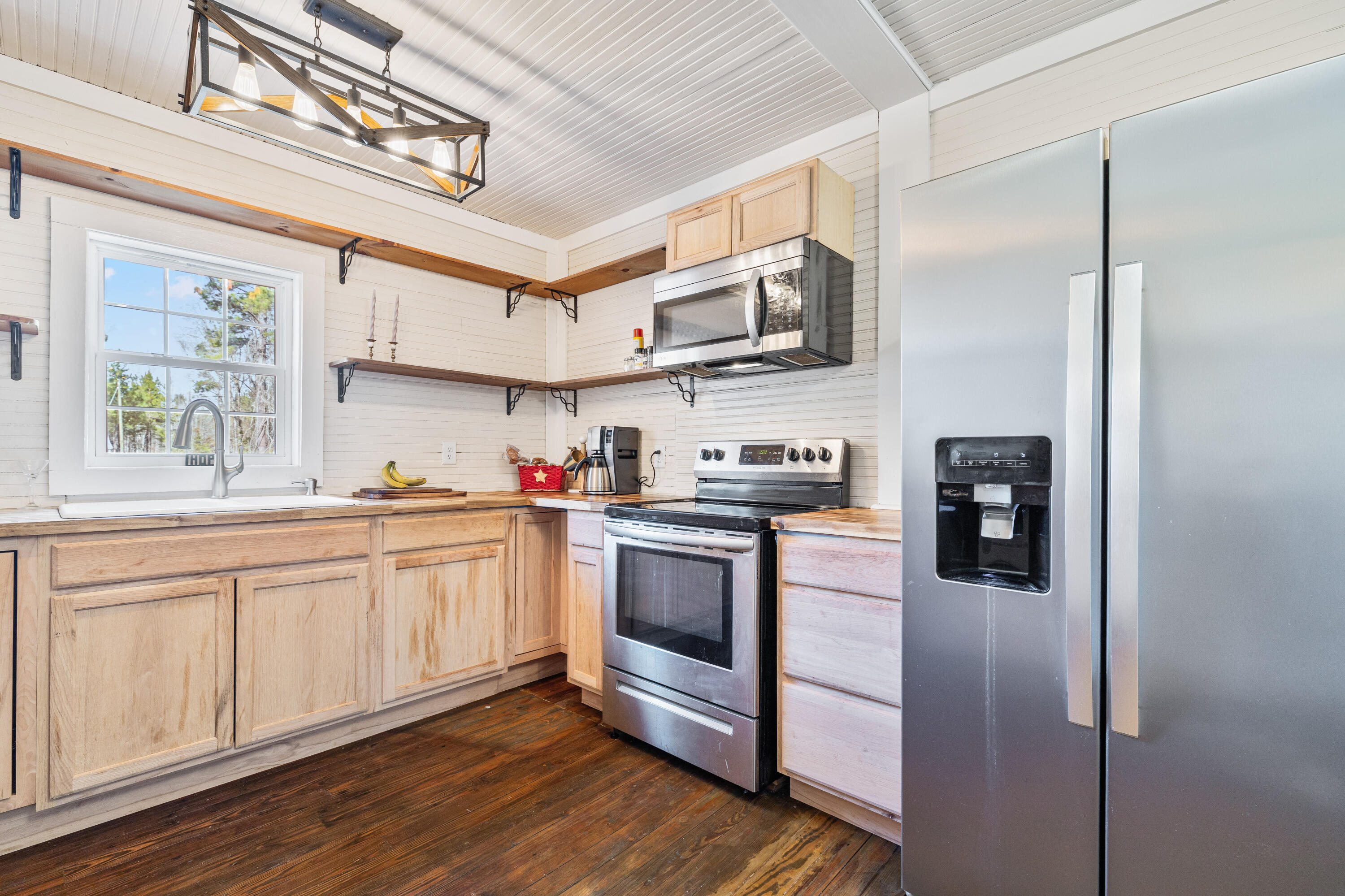371 Rhode Drive