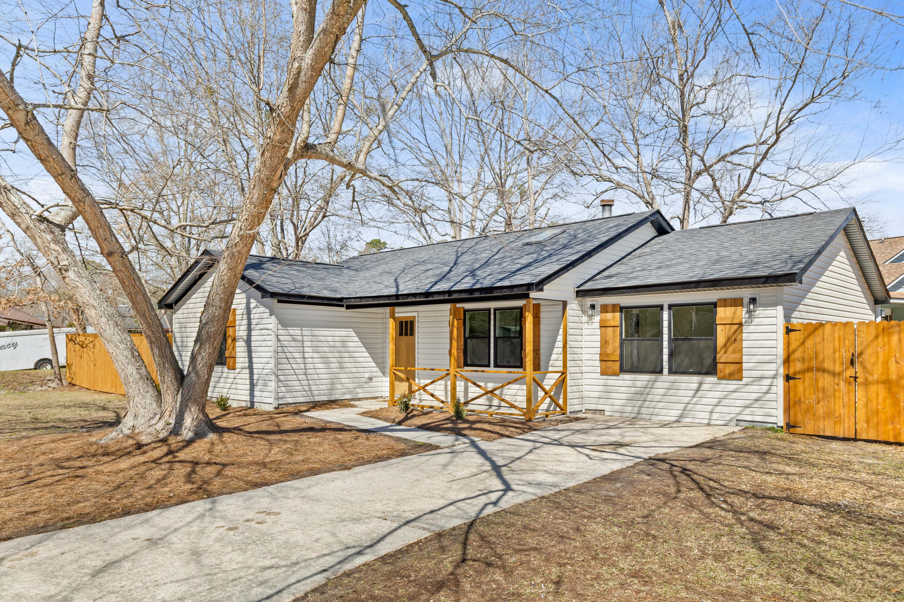 418 Carolina Circle