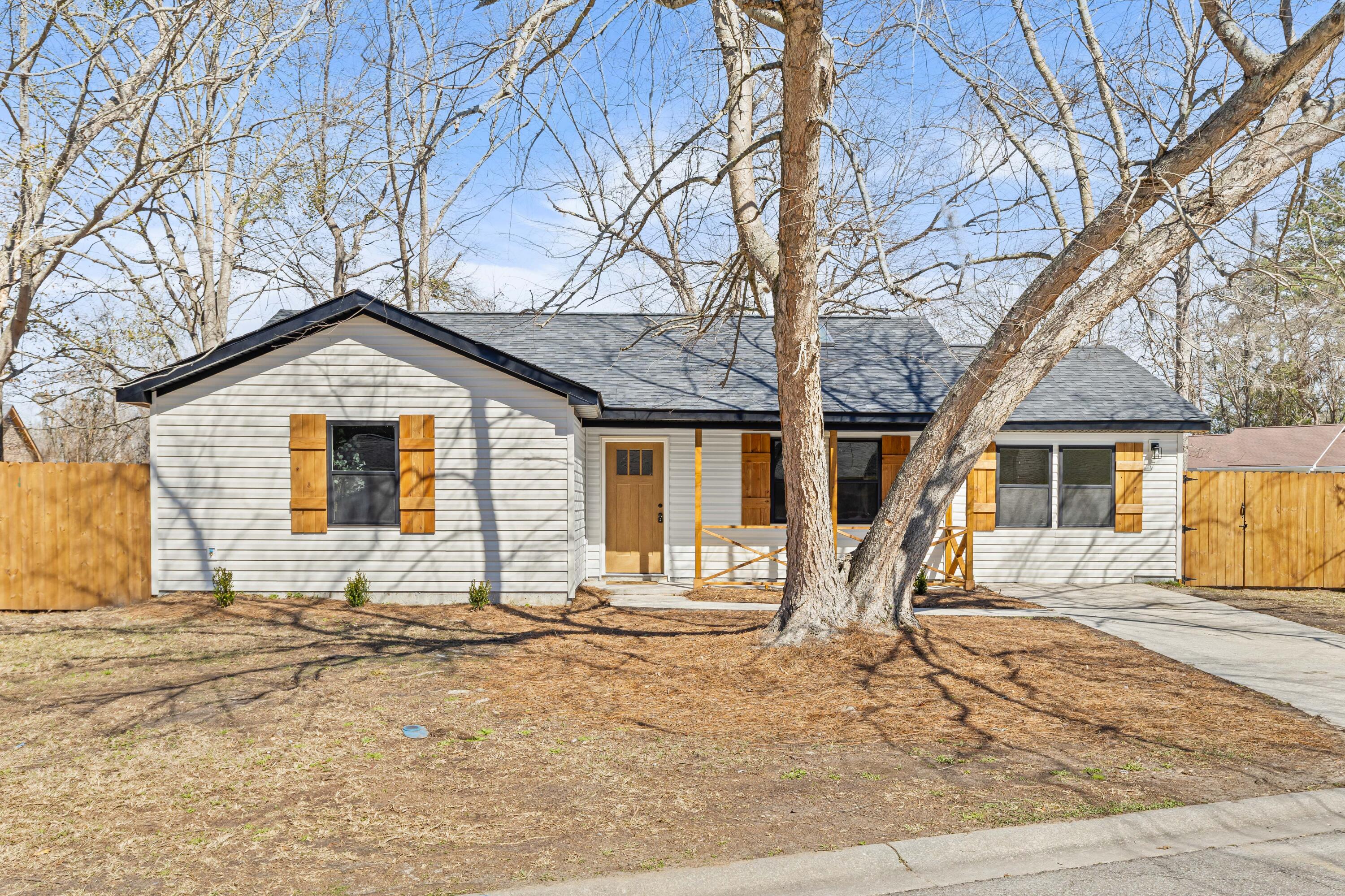418 Carolina Circle