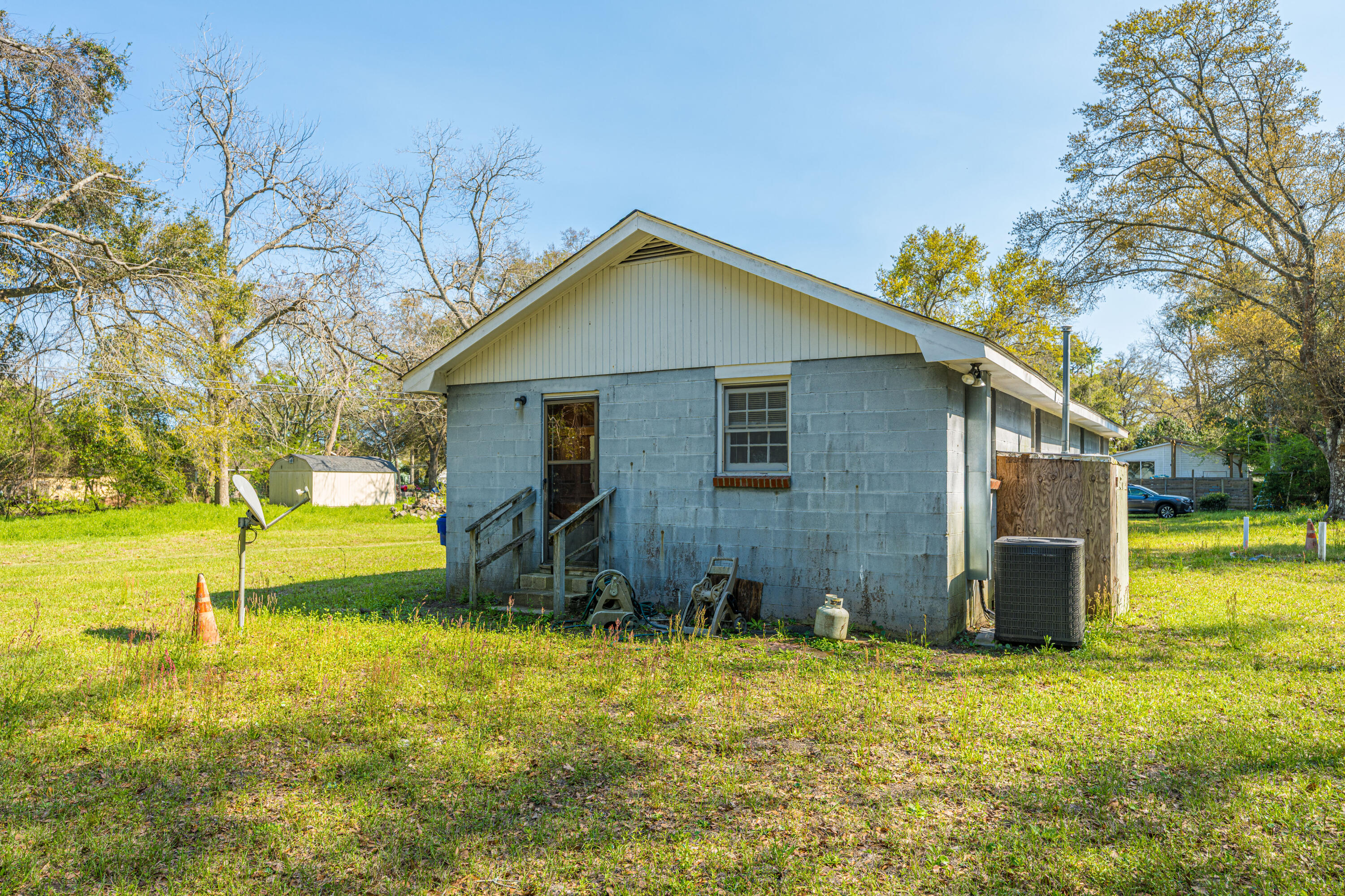 1120 Fort Johnson Road # A