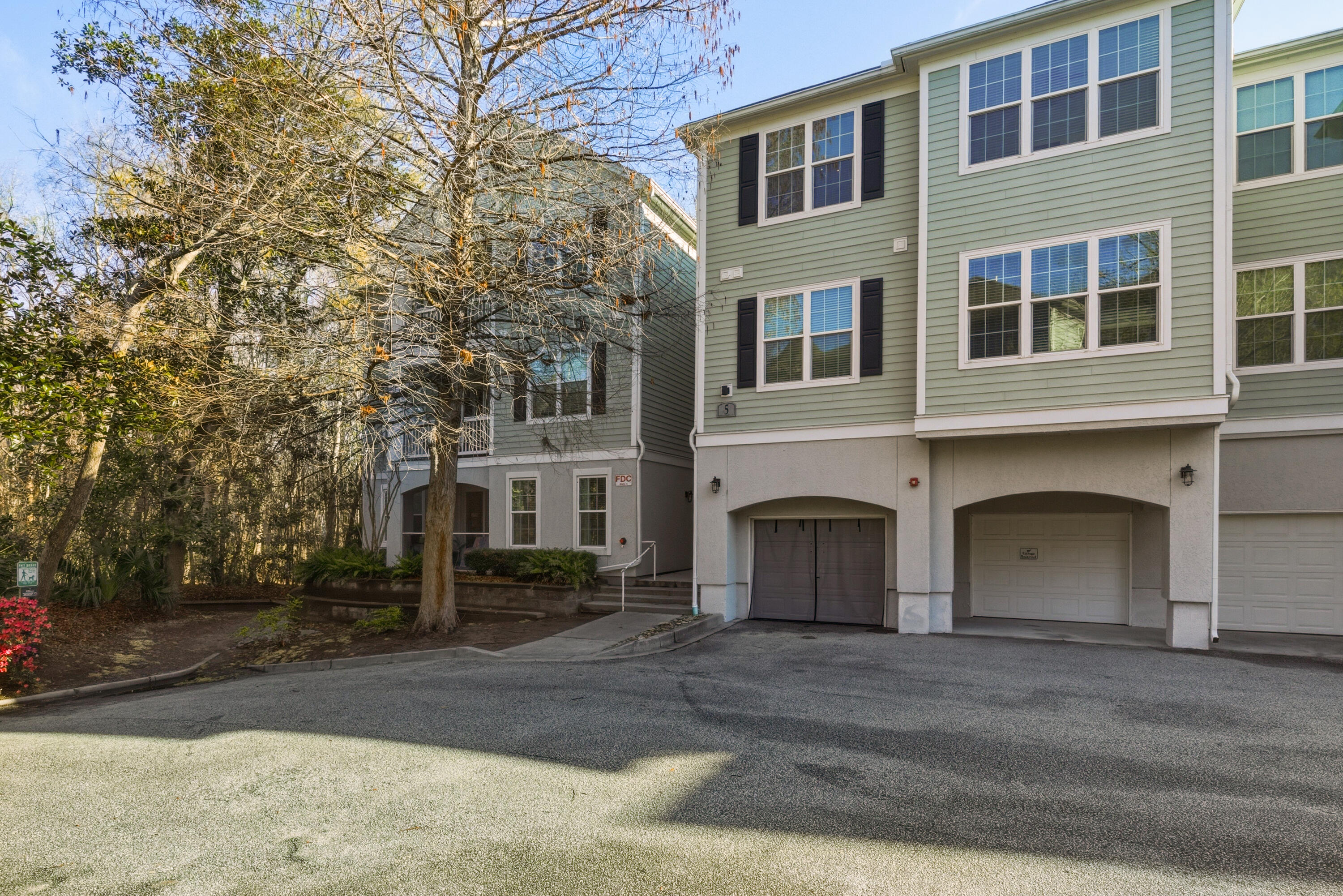 60 Fenwick Hall Allee Alley Apt 537