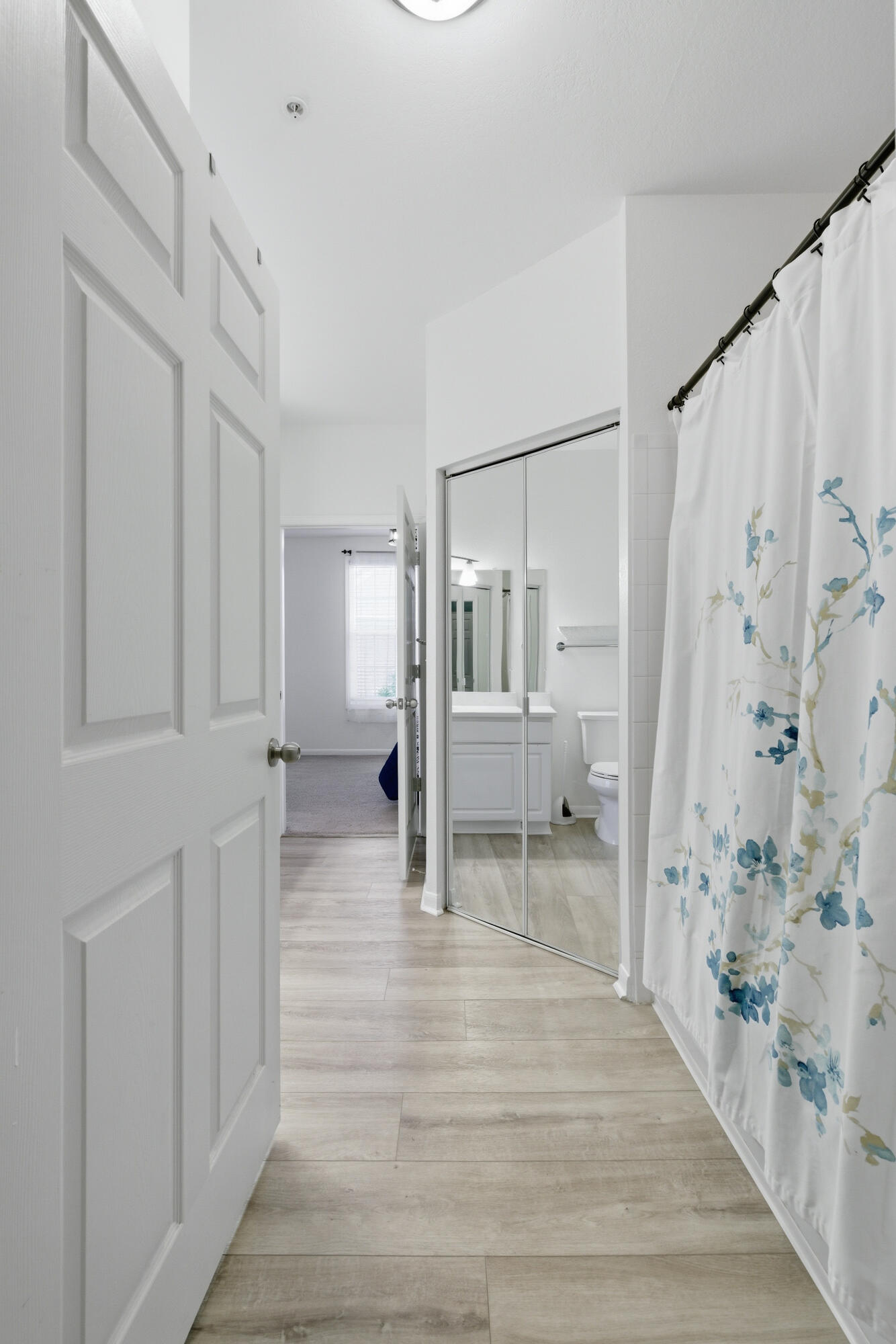 60 Fenwick Hall Allee Alley Apt 537