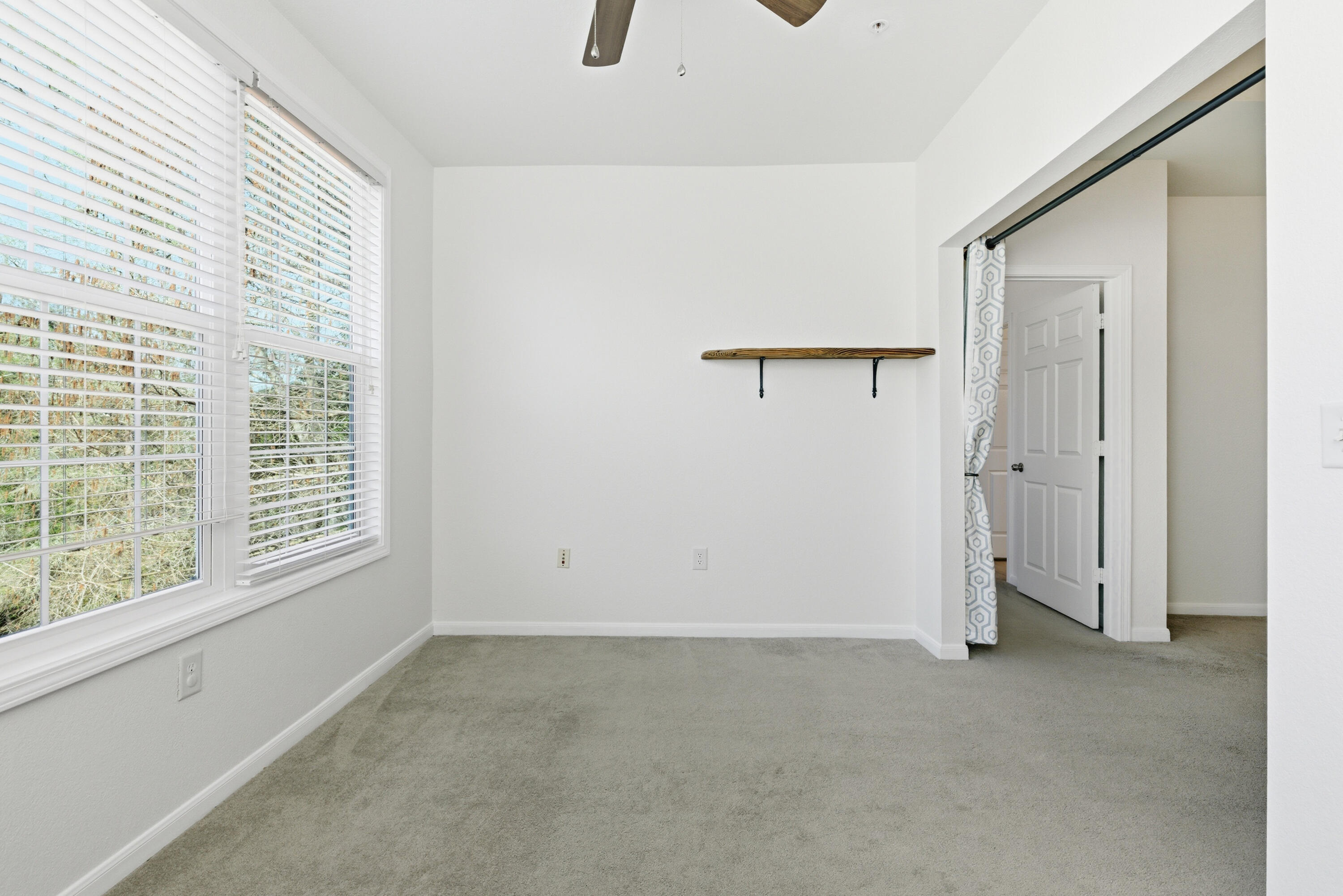 60 Fenwick Hall Allee Alley Apt 537