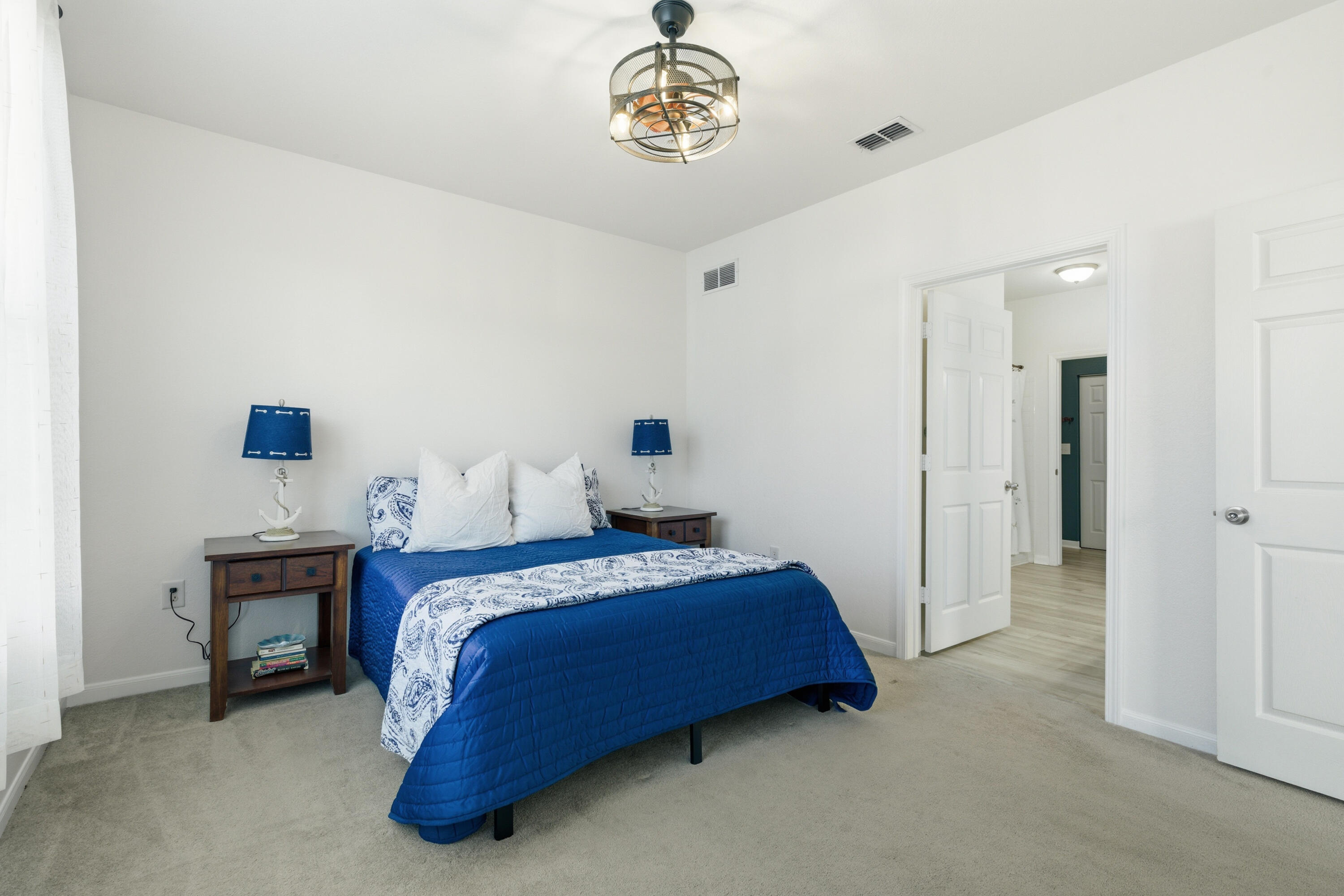 60 Fenwick Hall Allee Alley Apt 537