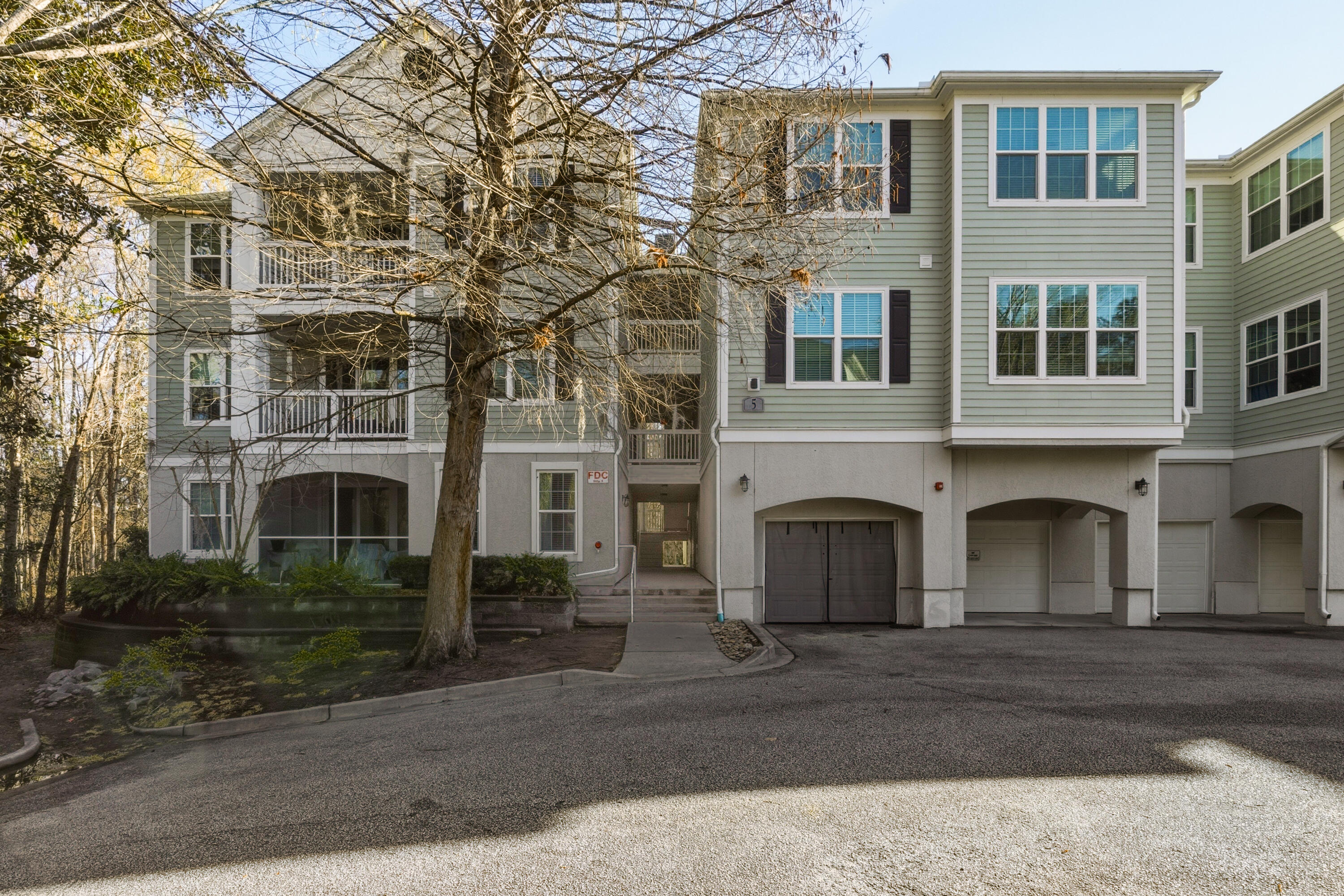 60 Fenwick Hall Allee Alley Apt 537