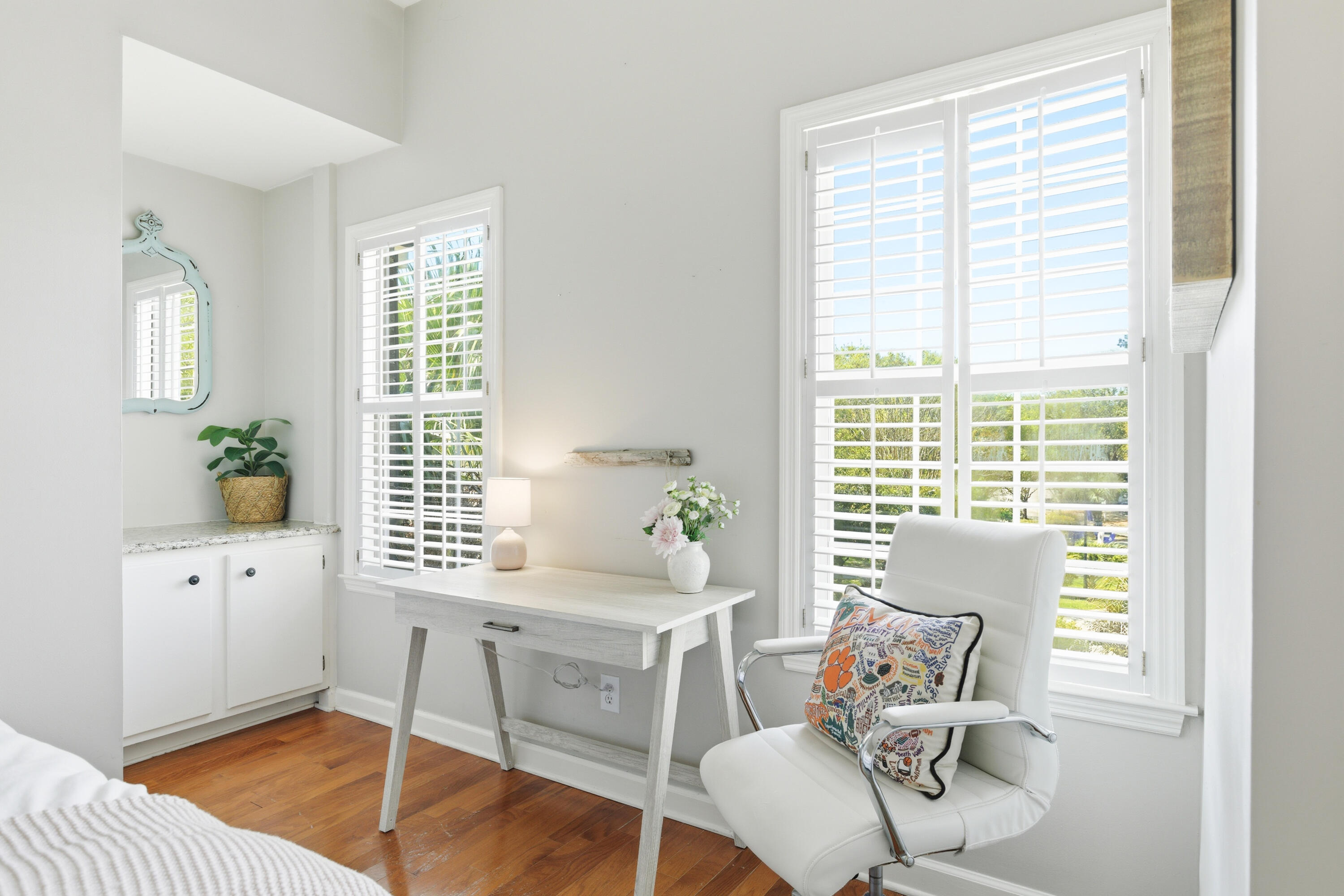 812 Harbor Place Drive