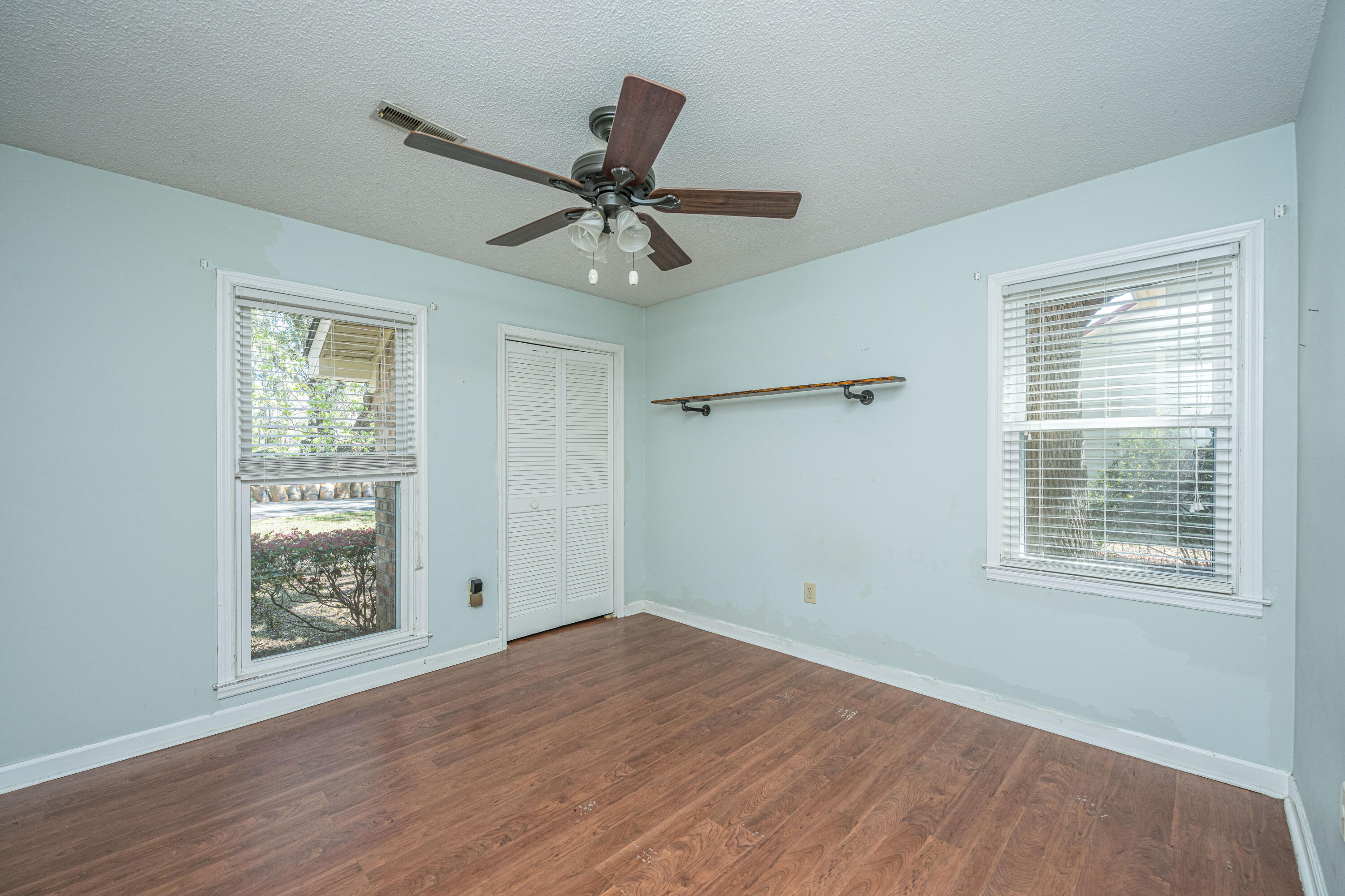 1519 Kentwood Circle