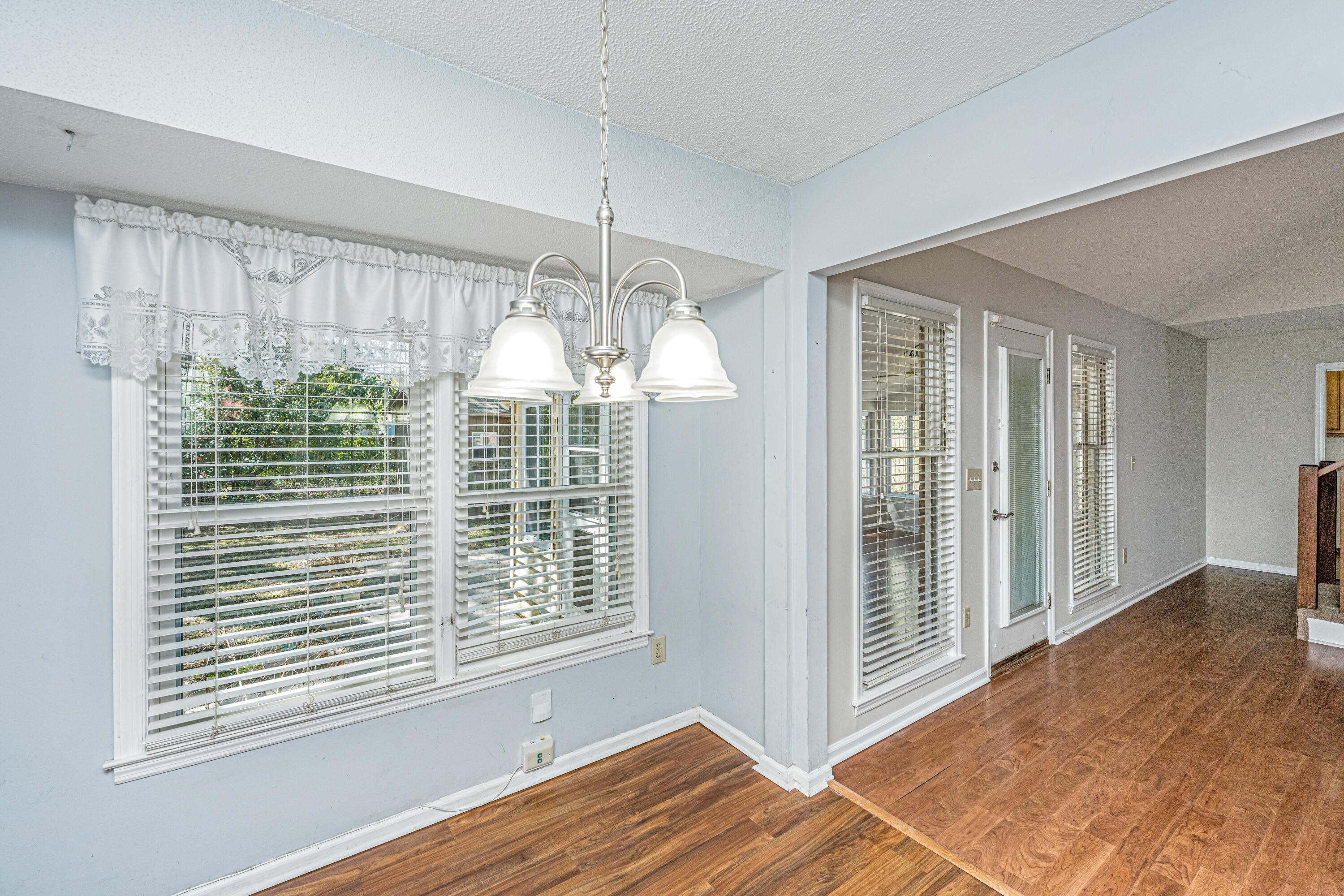 1519 Kentwood Circle