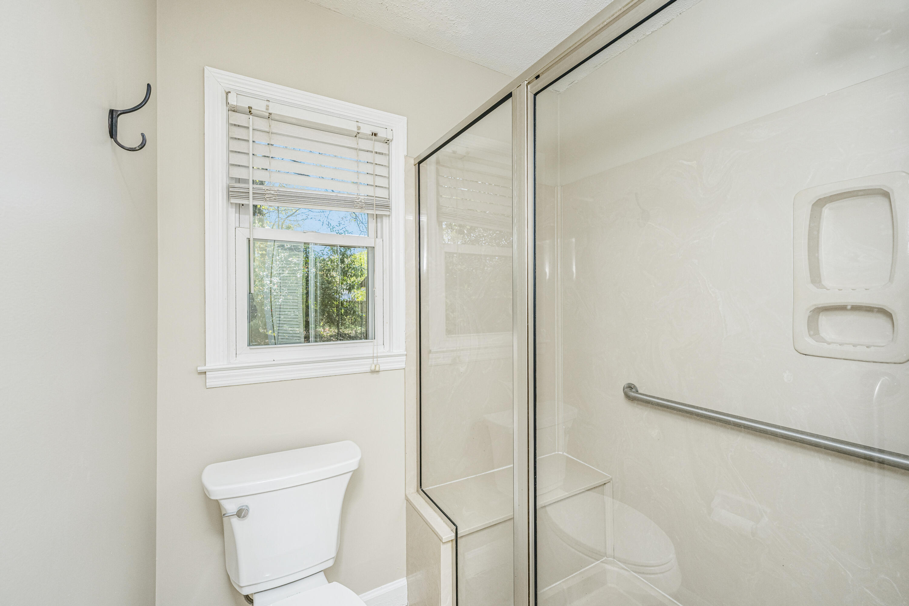 1519 Kentwood Circle