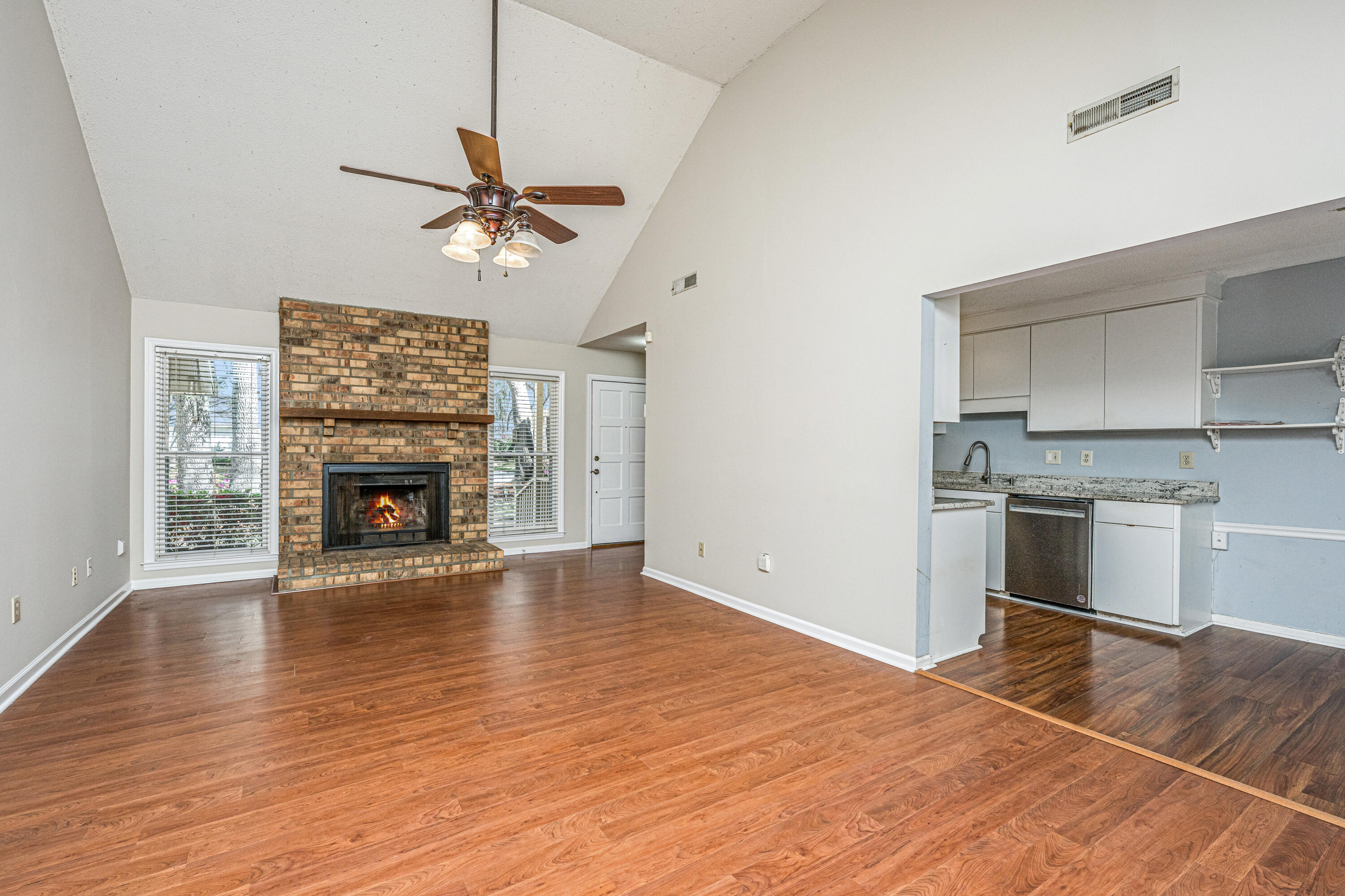 1519 Kentwood Circle