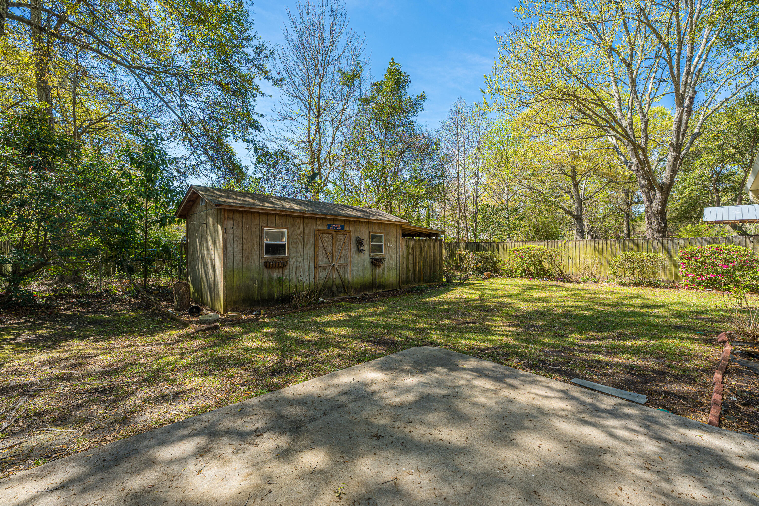 1519 Kentwood Circle