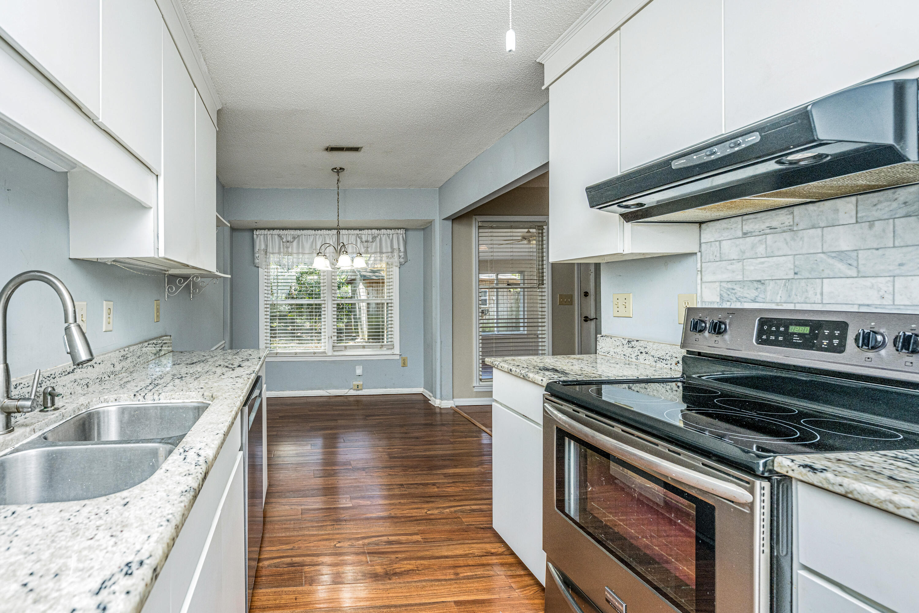 1519 Kentwood Circle