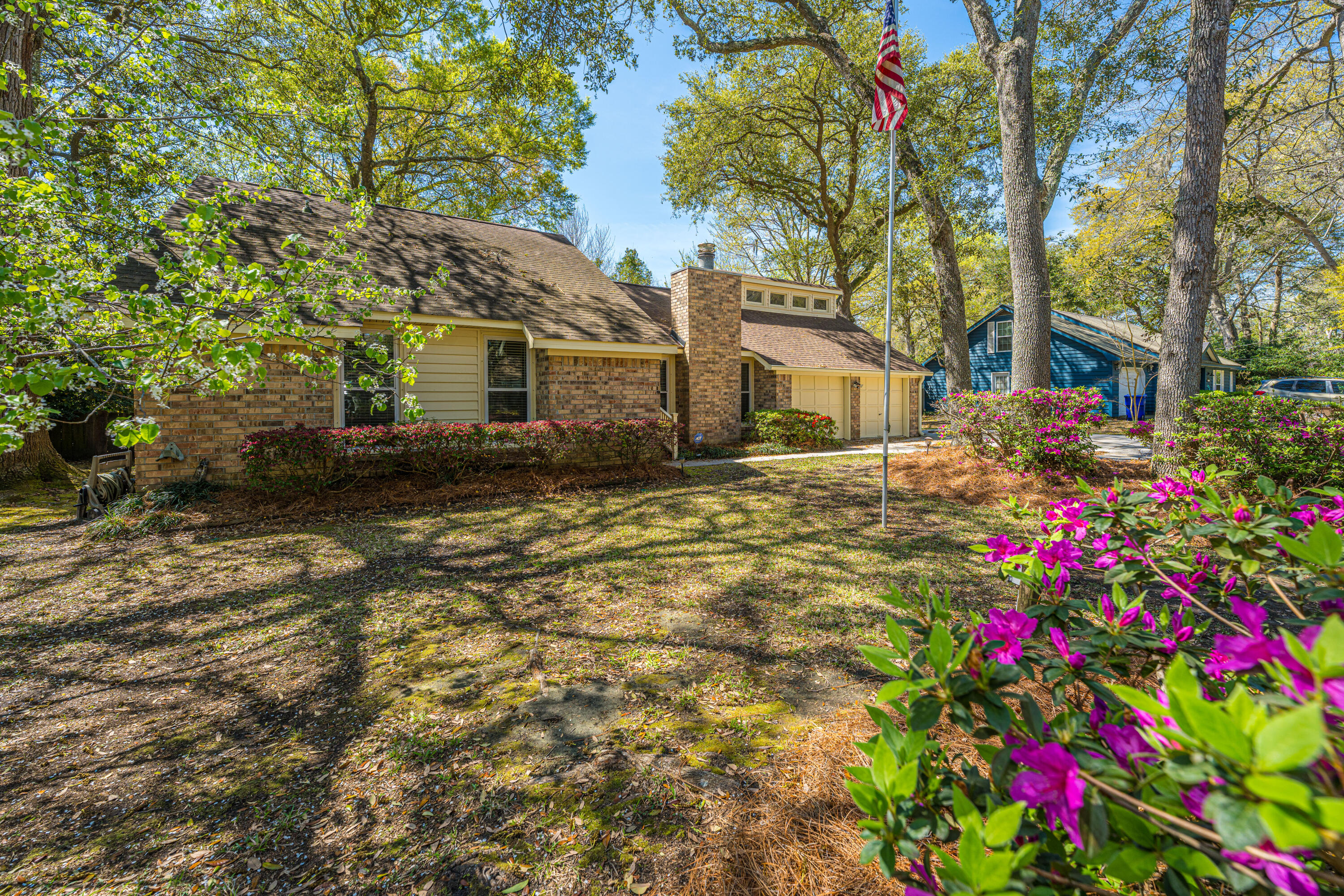 1519 Kentwood Circle