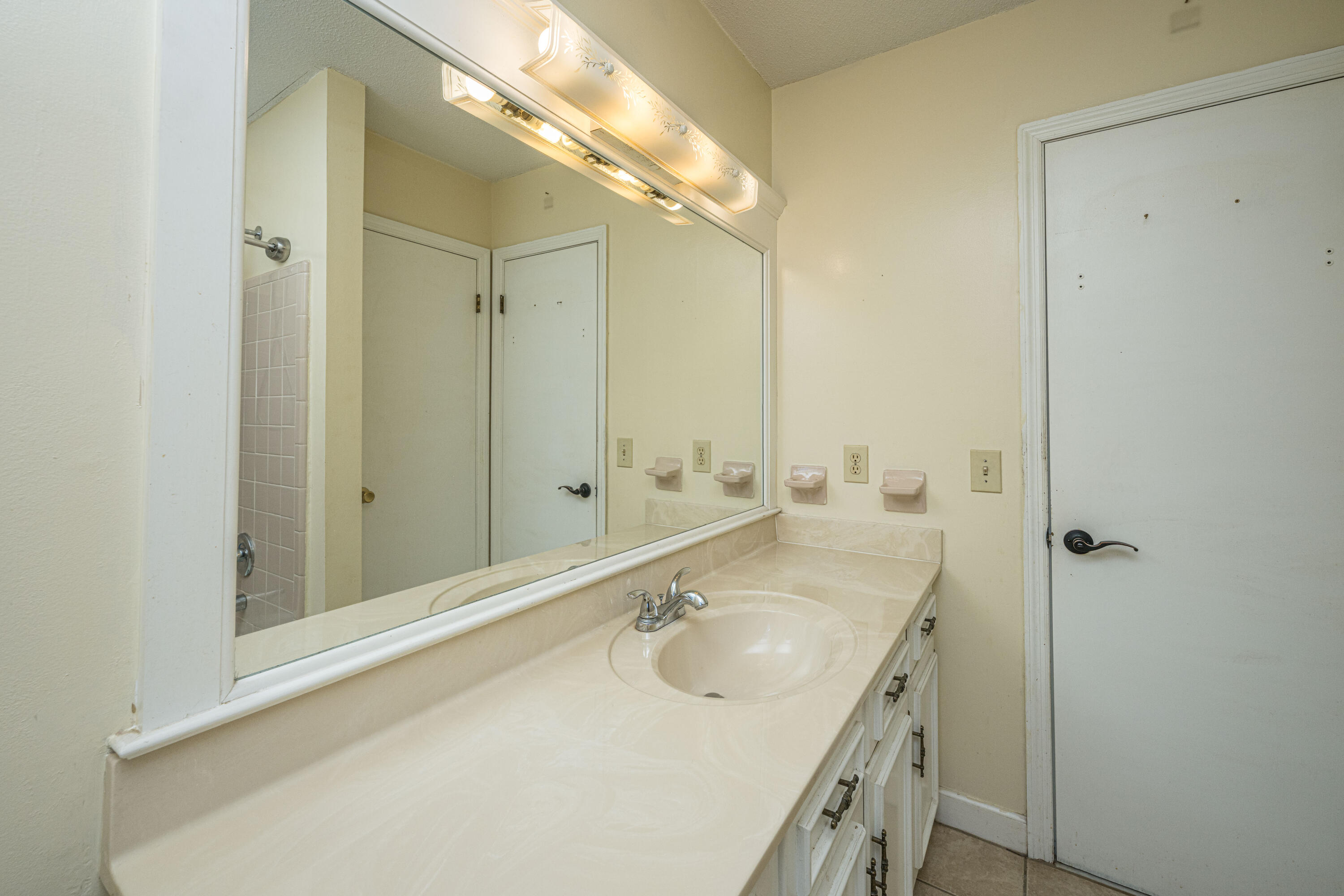 1519 Kentwood Circle