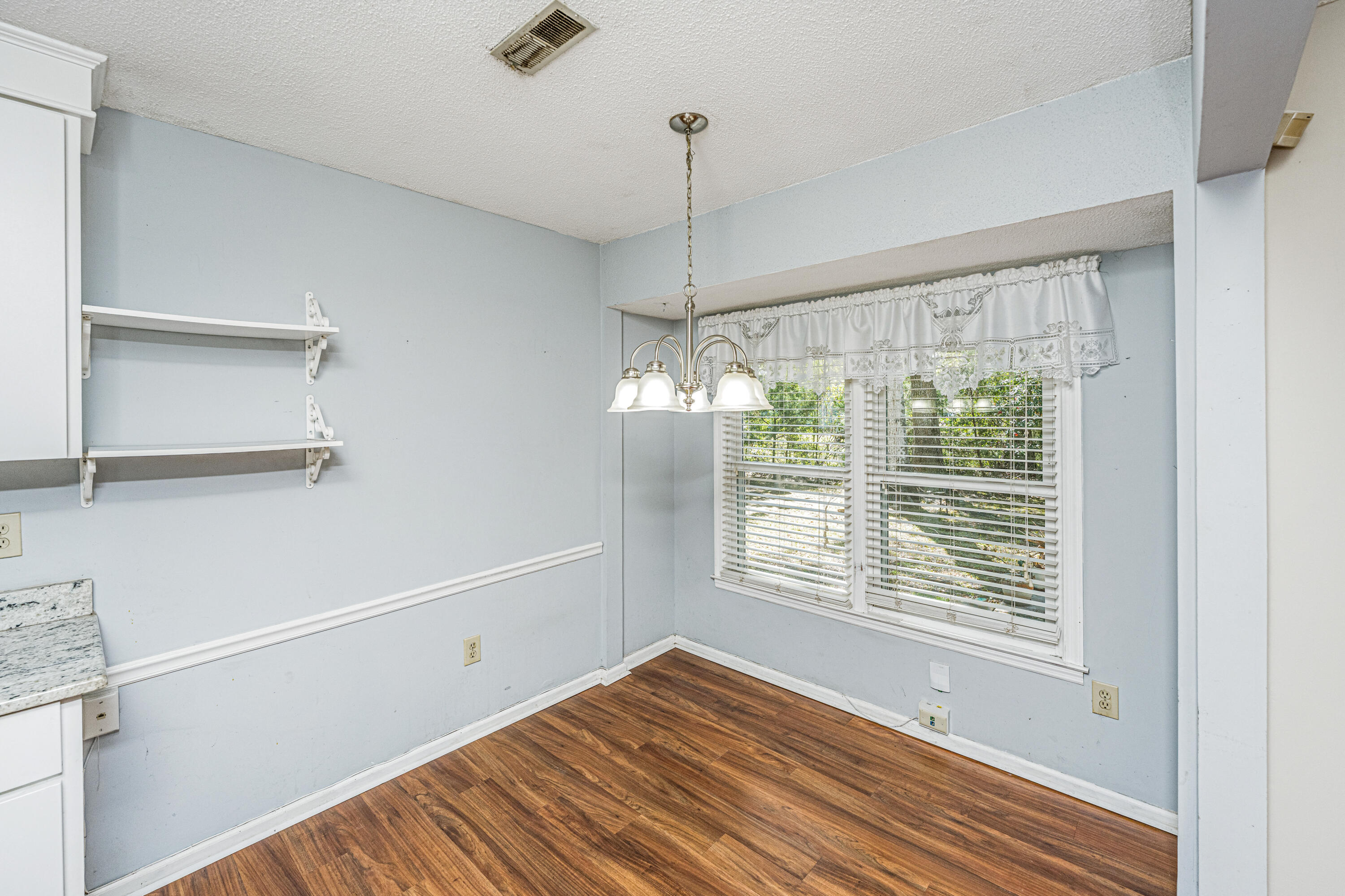 1519 Kentwood Circle