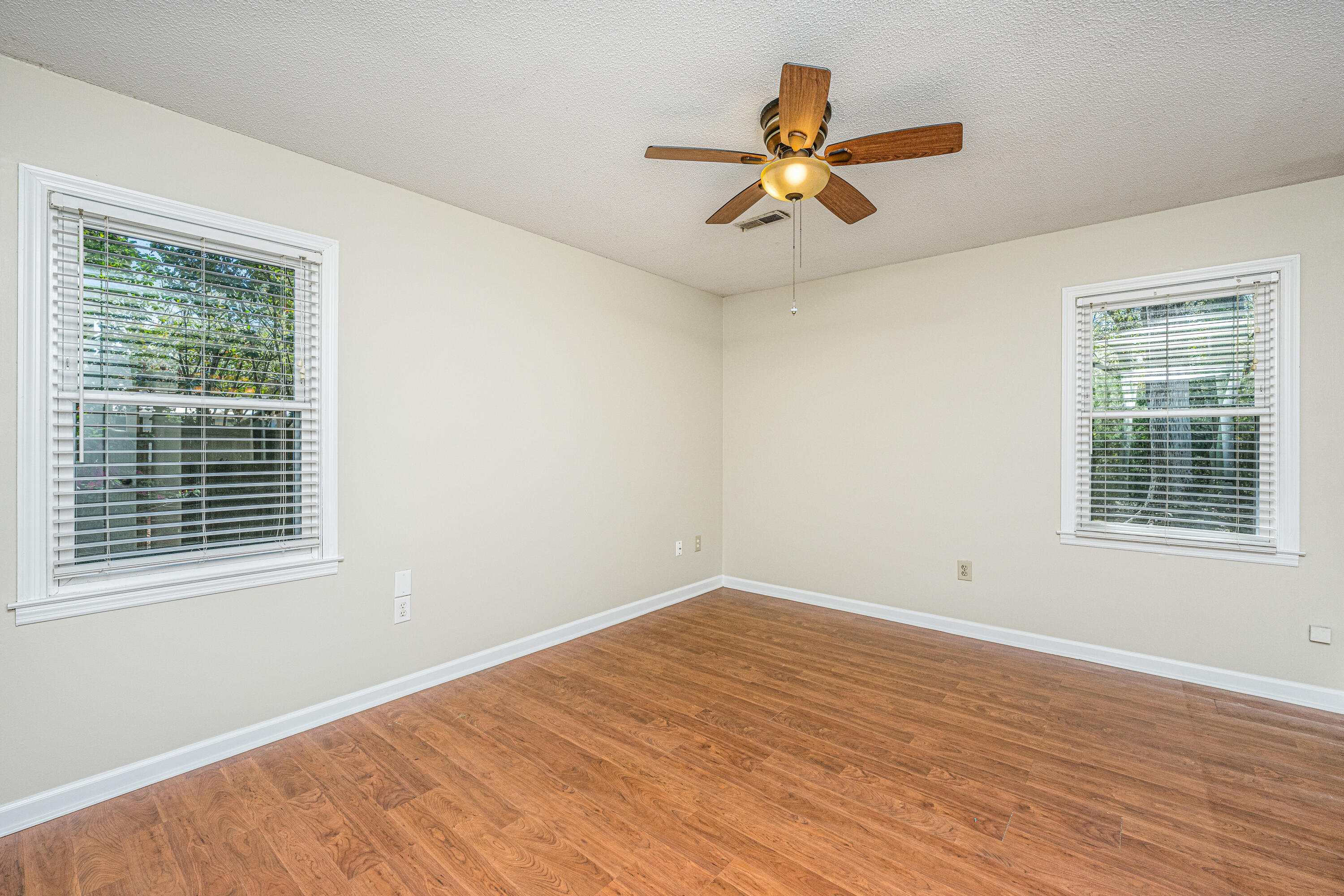 1519 Kentwood Circle