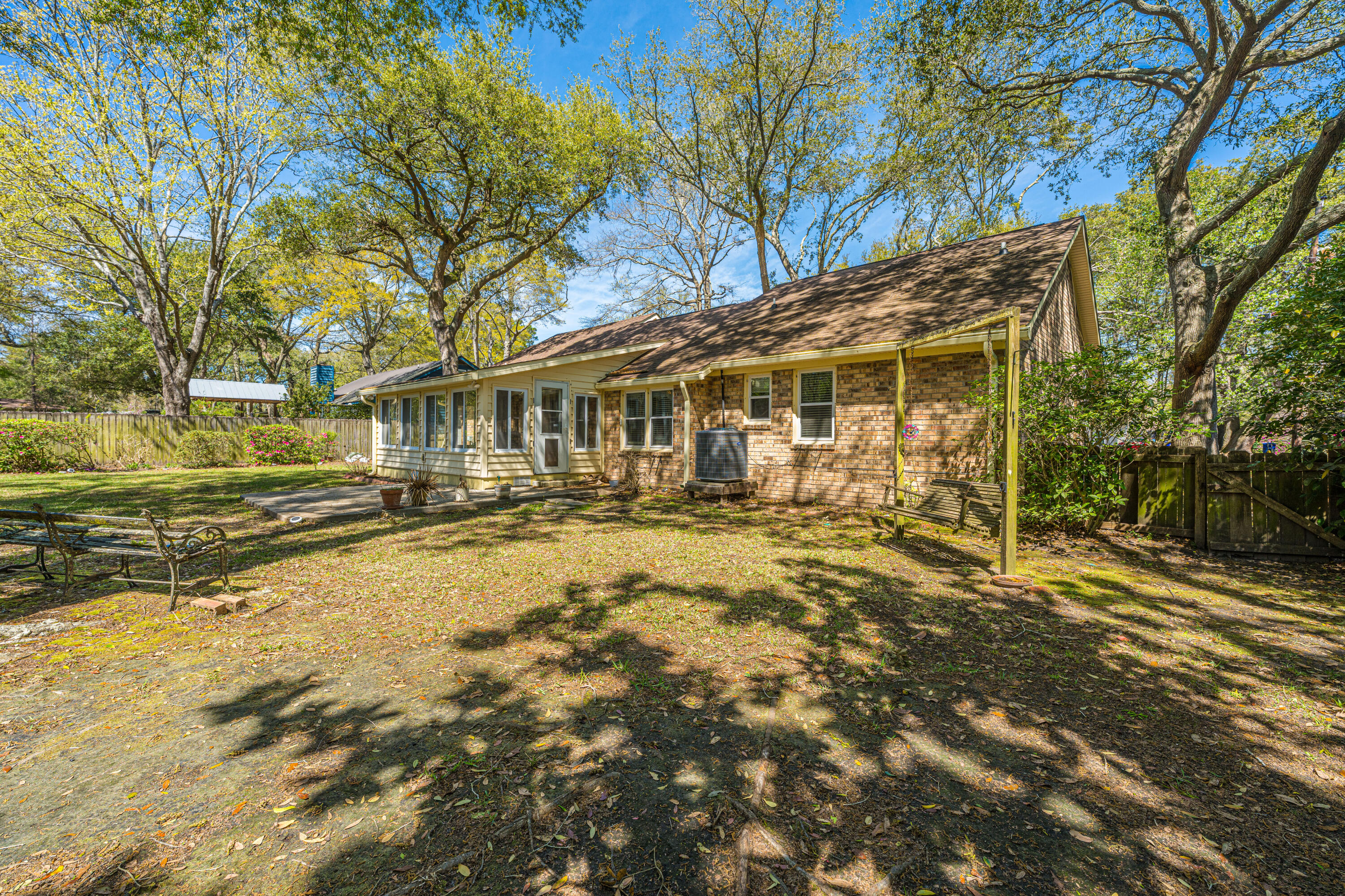 1519 Kentwood Circle