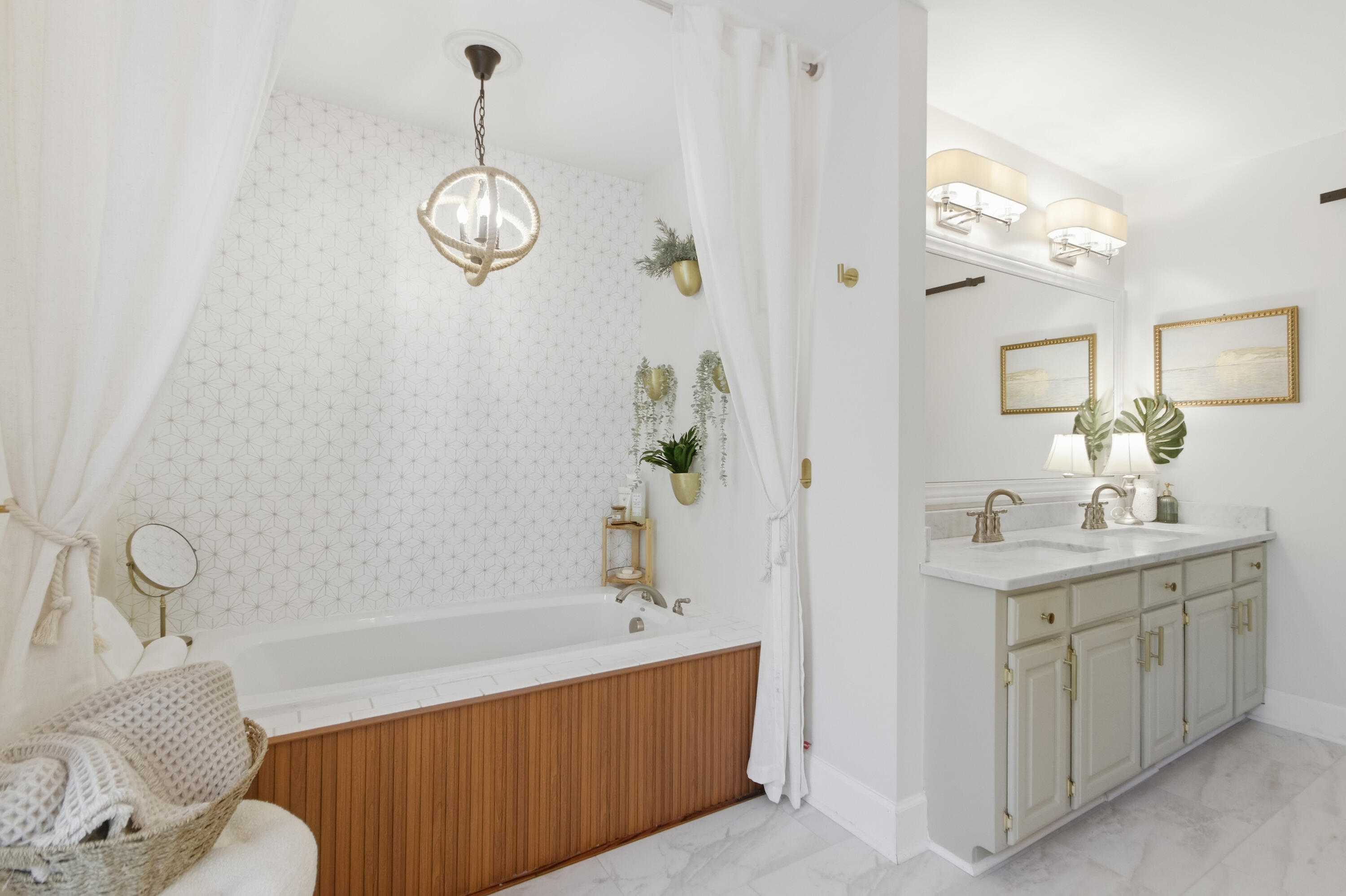 887 Parrot Creek Way