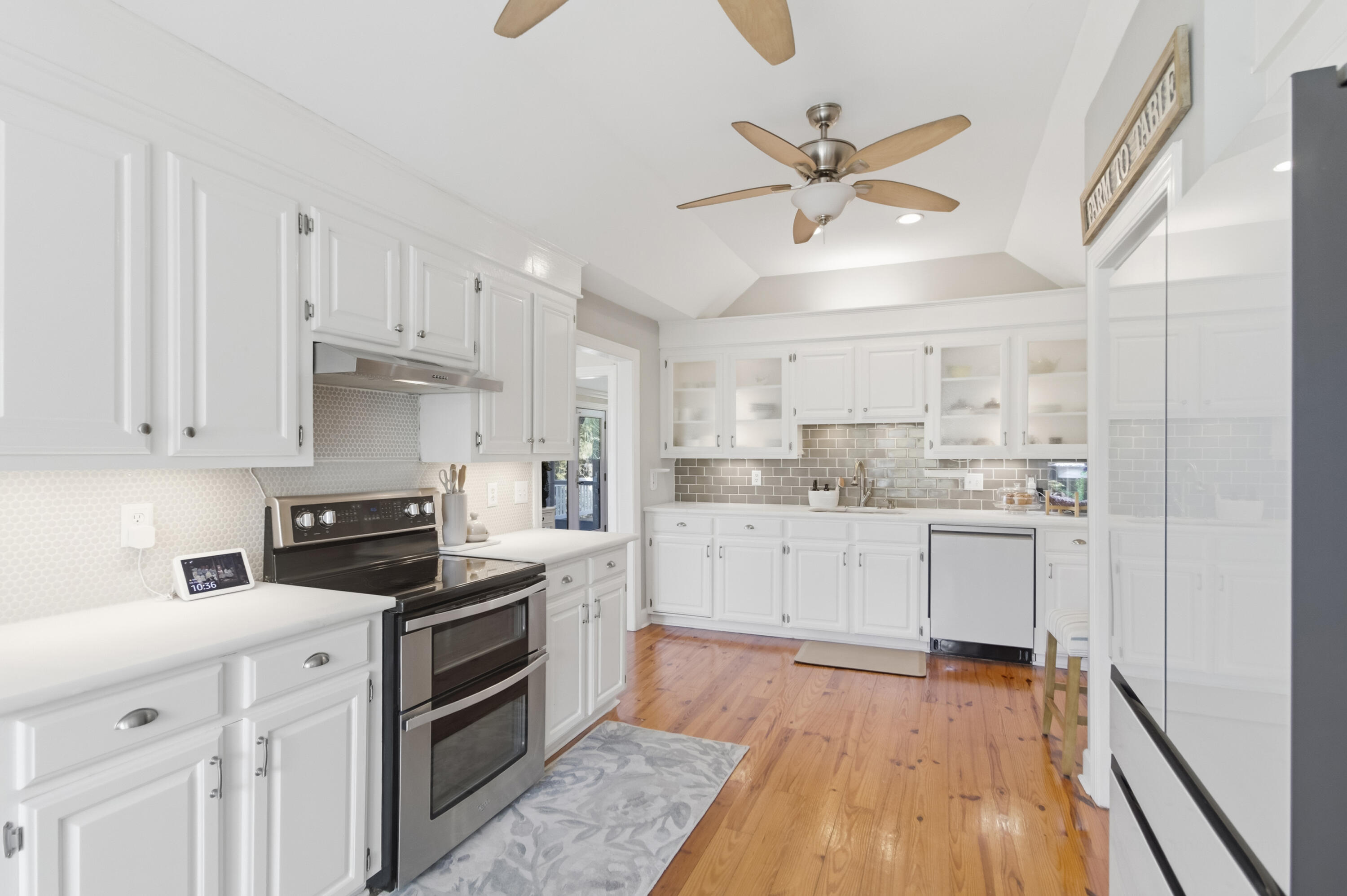 887 Parrot Creek Way