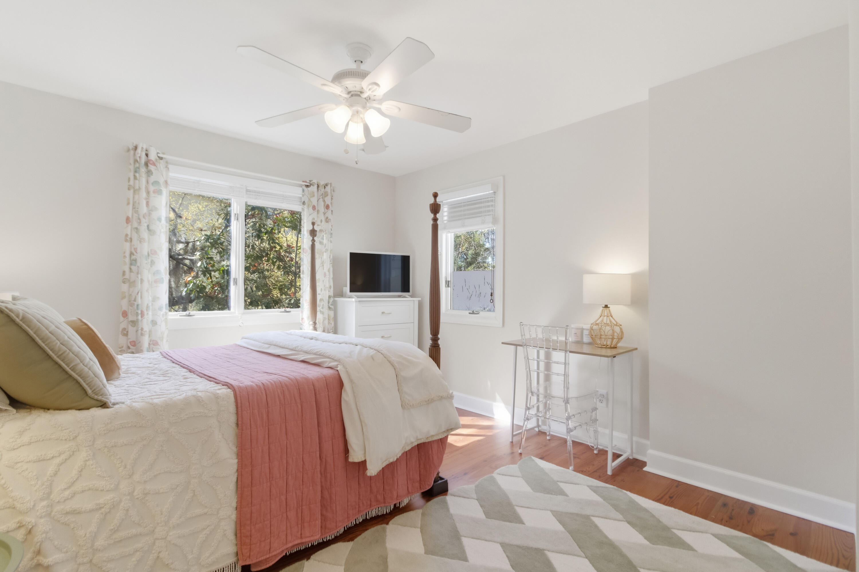 887 Parrot Creek Way