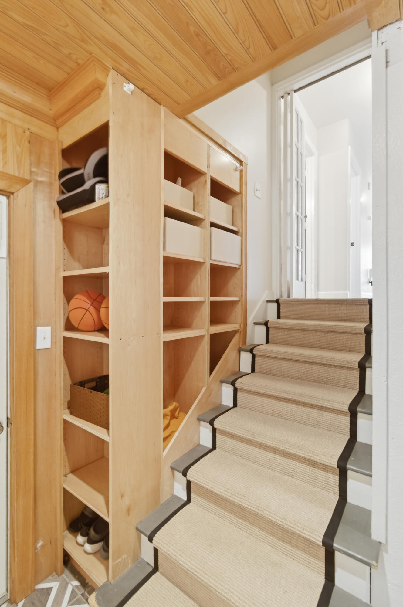 887 Parrot Creek Way