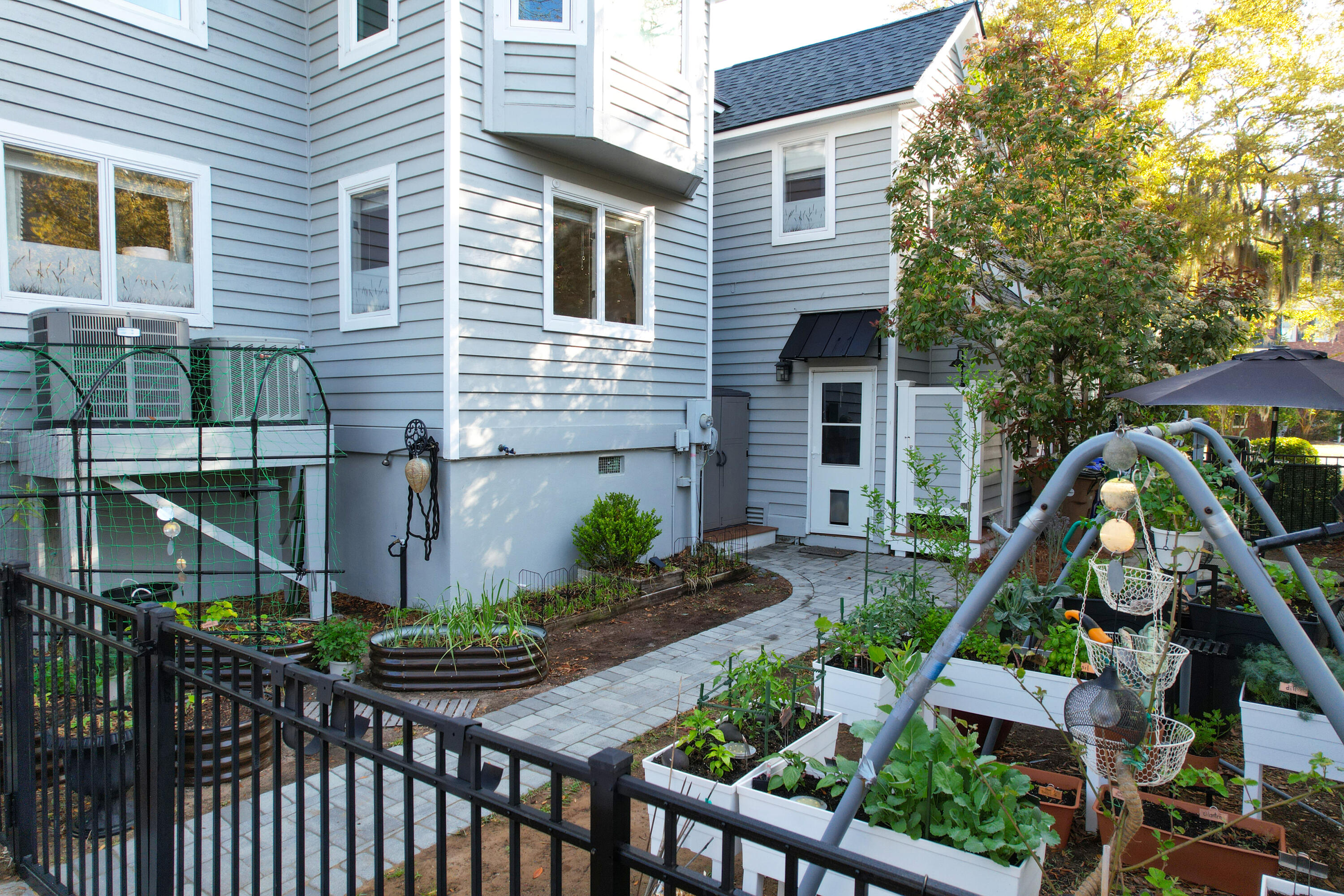 887 Parrot Creek Way