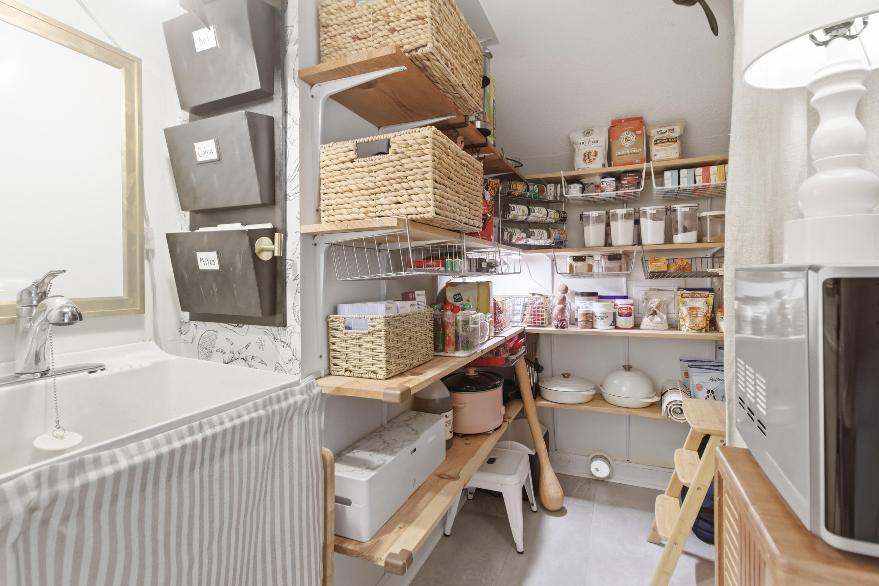 887 Parrot Creek Way