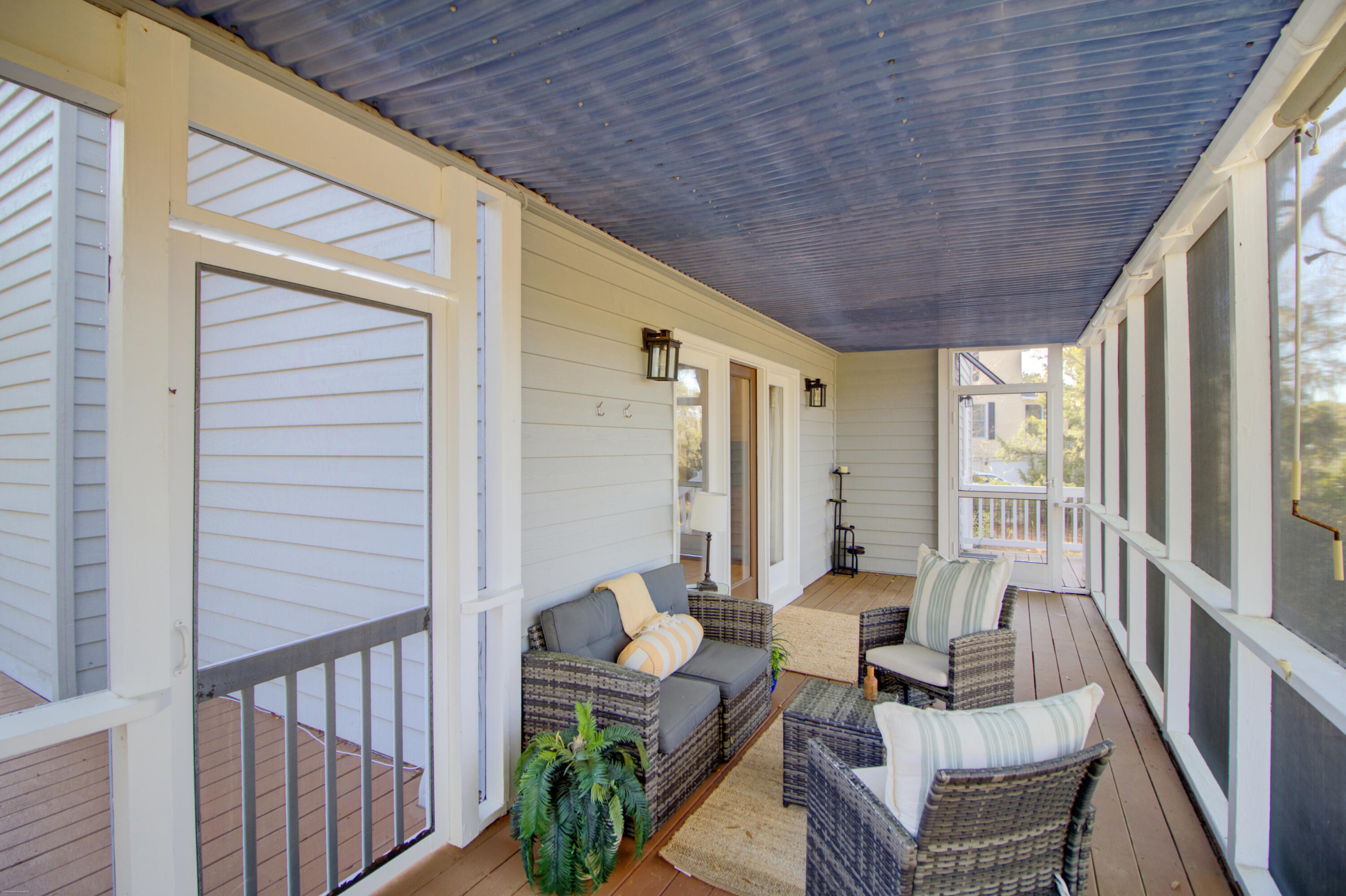 887 Parrot Creek Way