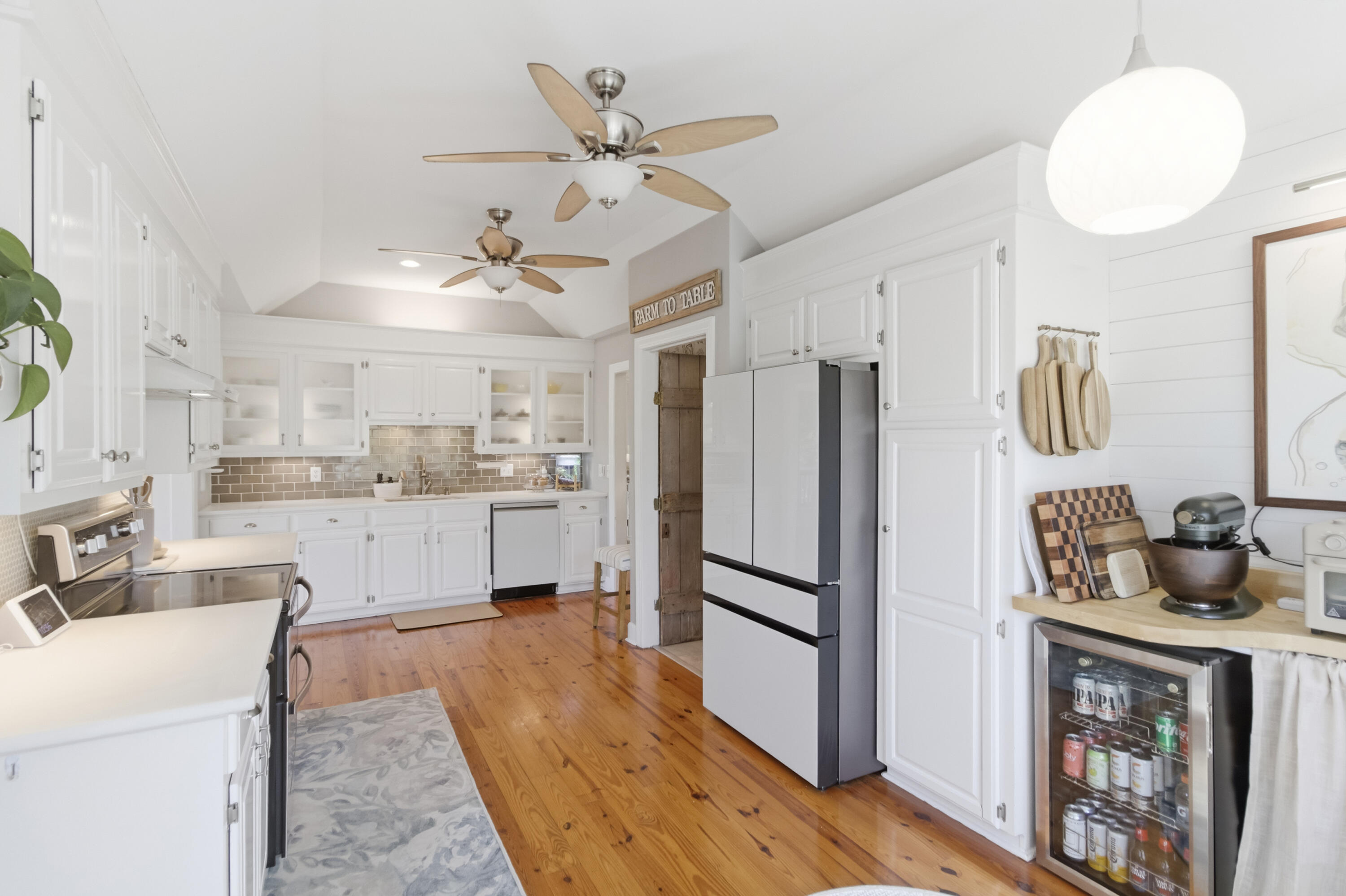 887 Parrot Creek Way