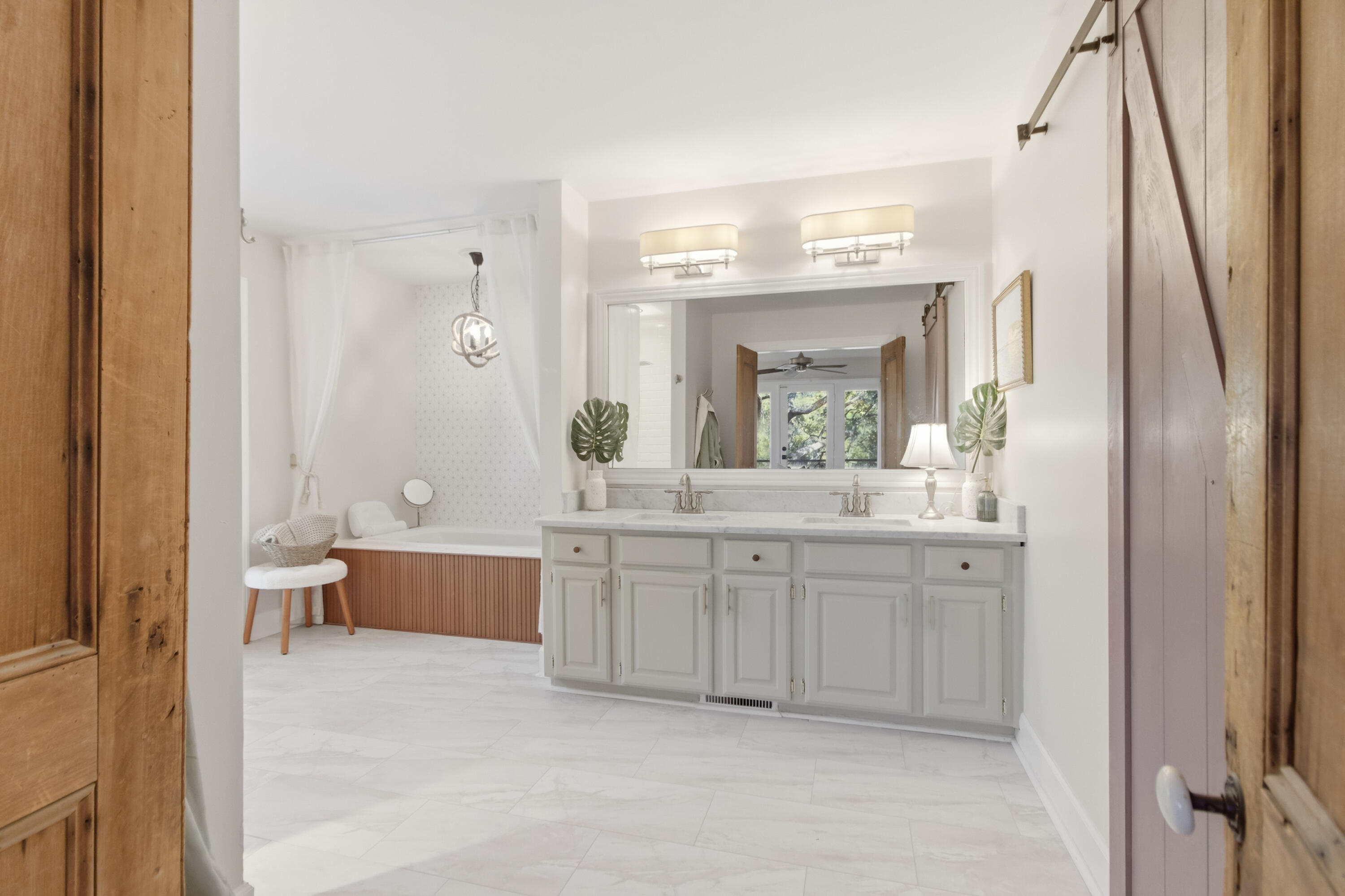 887 Parrot Creek Way