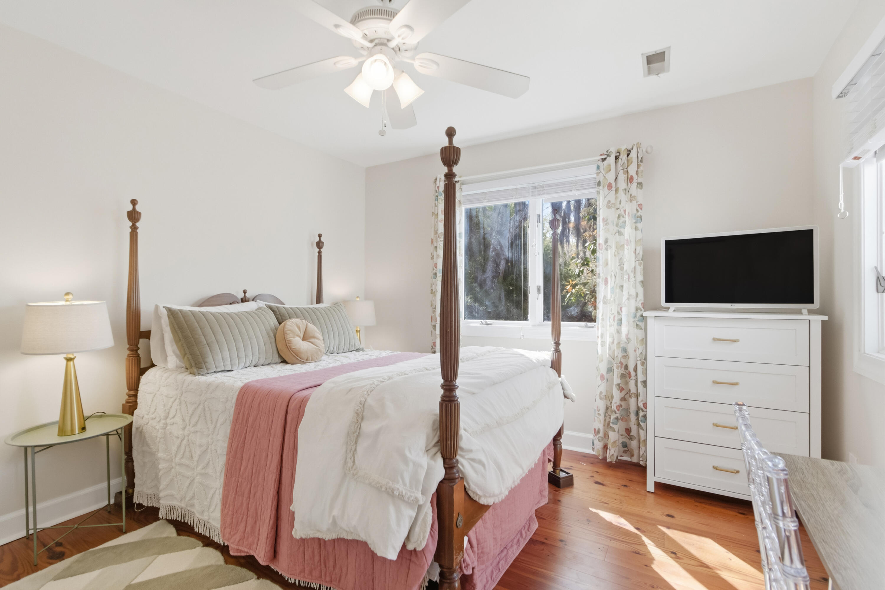 887 Parrot Creek Way