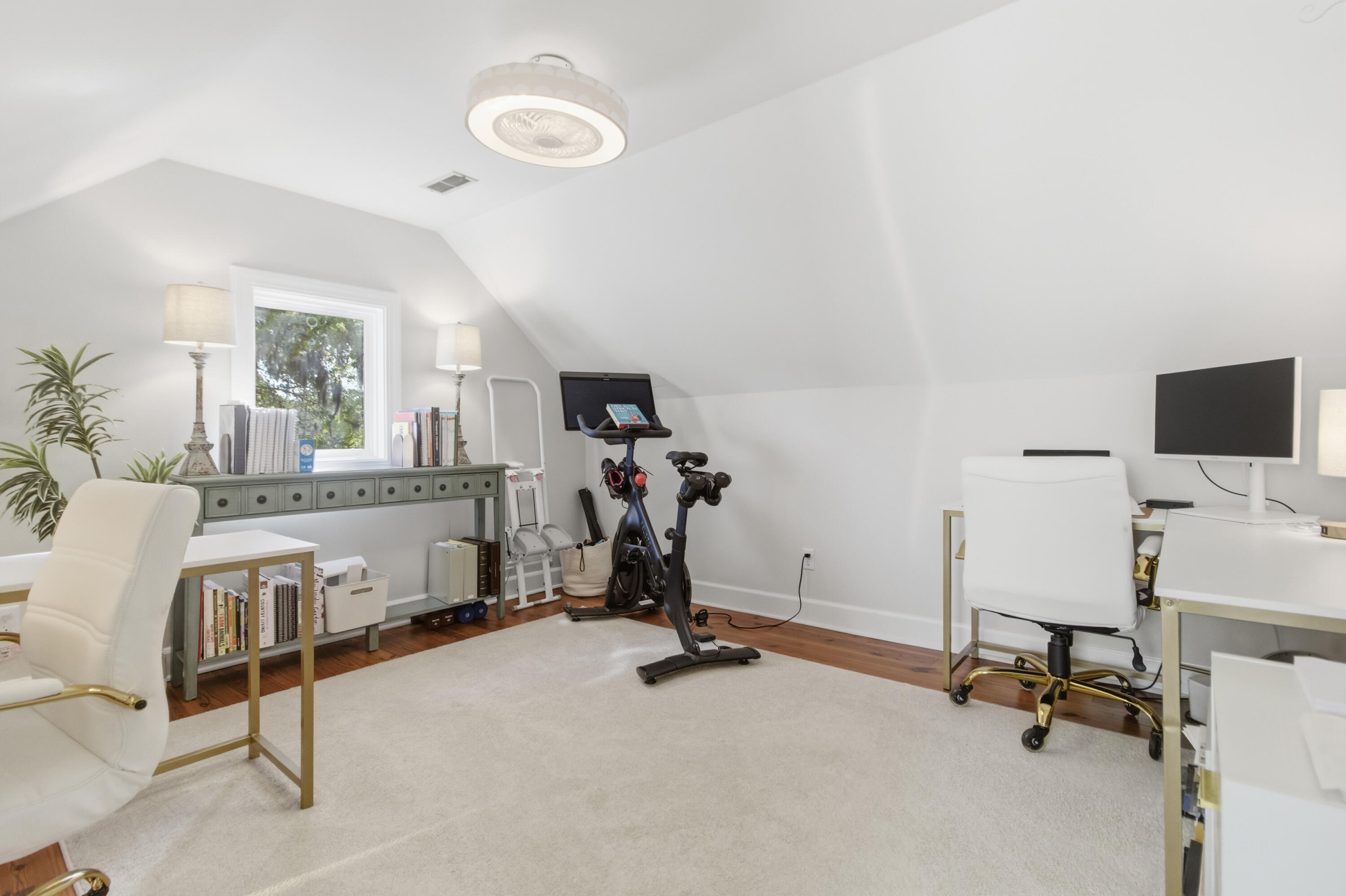 887 Parrot Creek Way