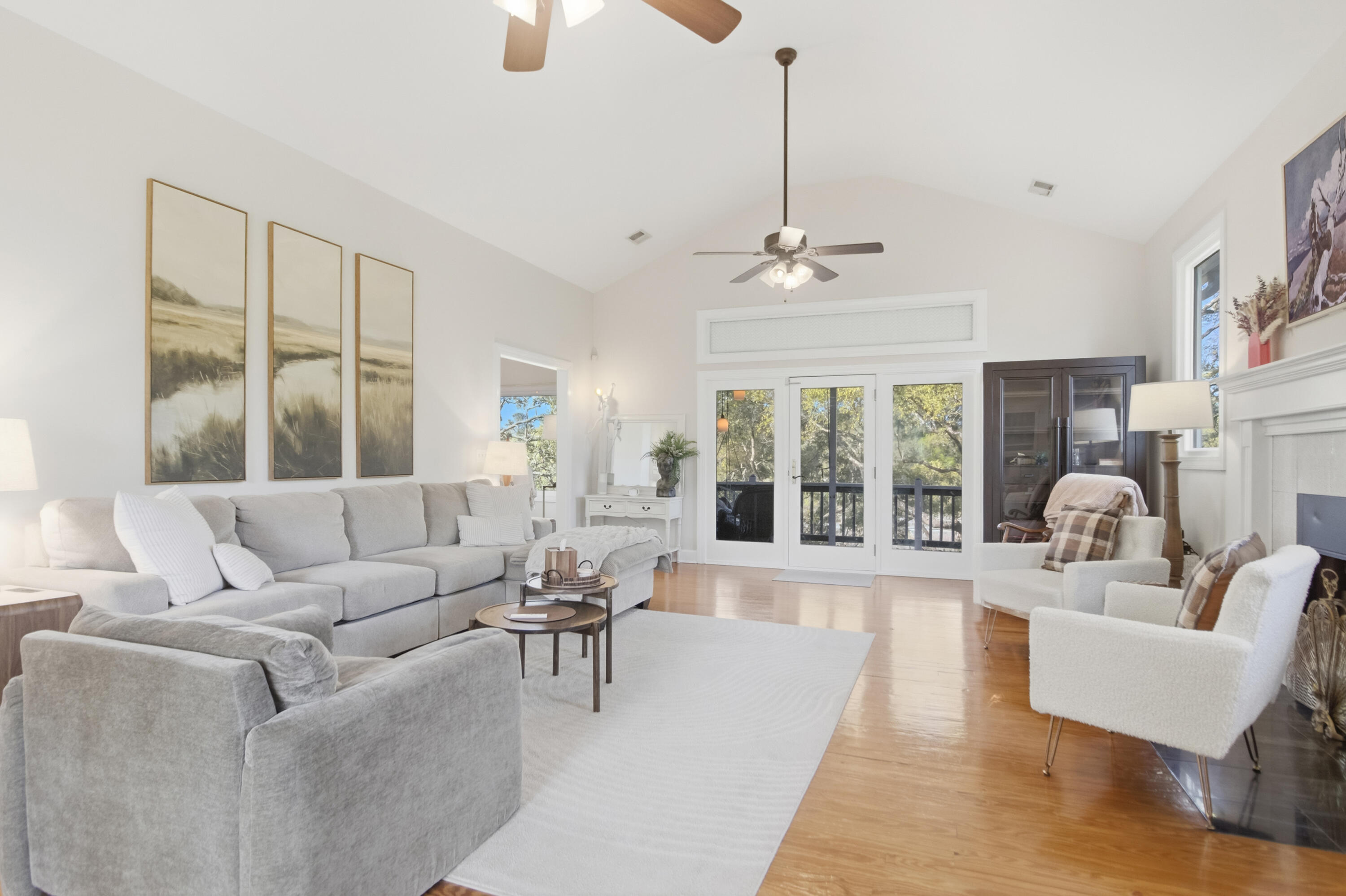 887 Parrot Creek Way