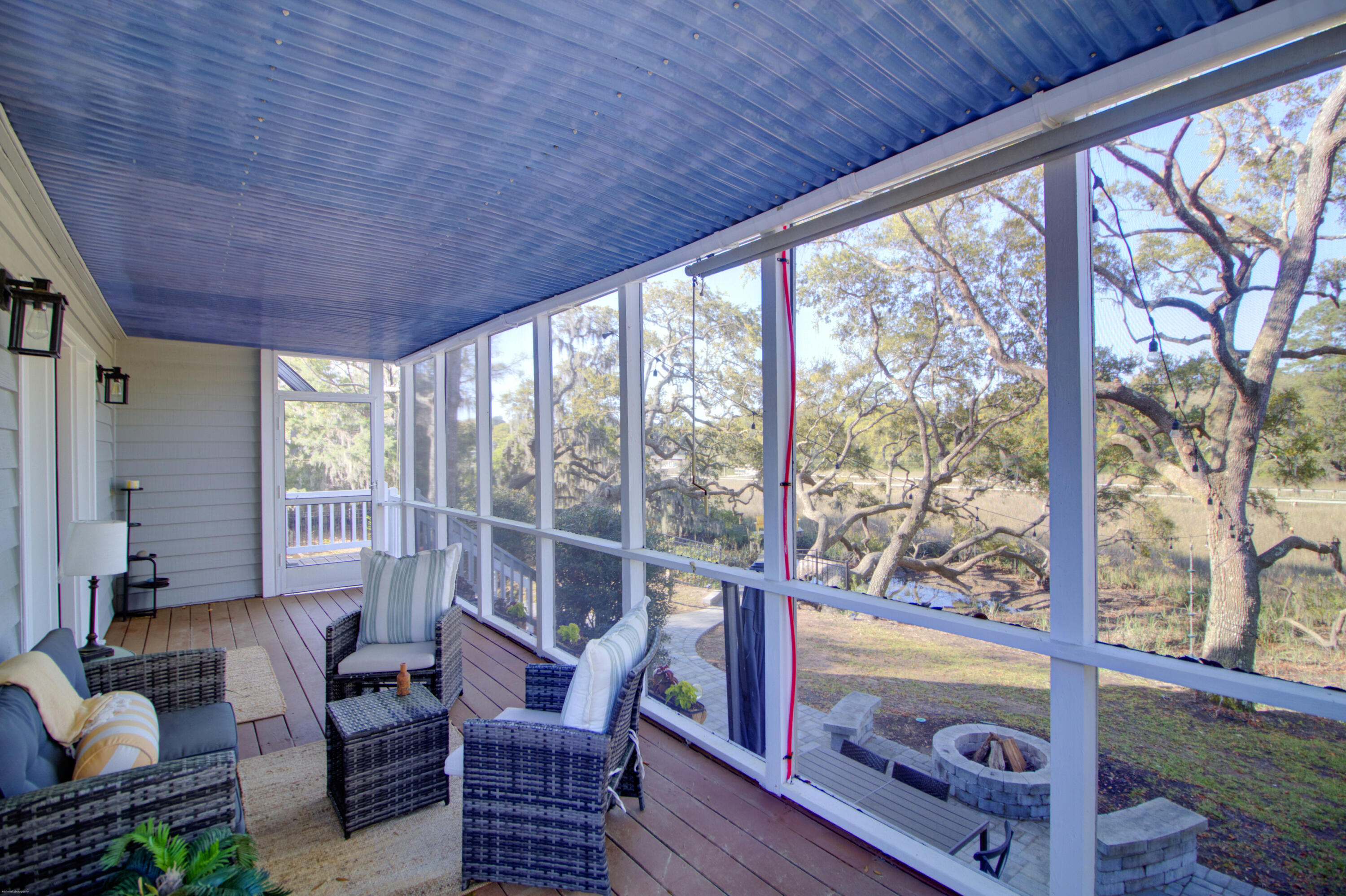 887 Parrot Creek Way