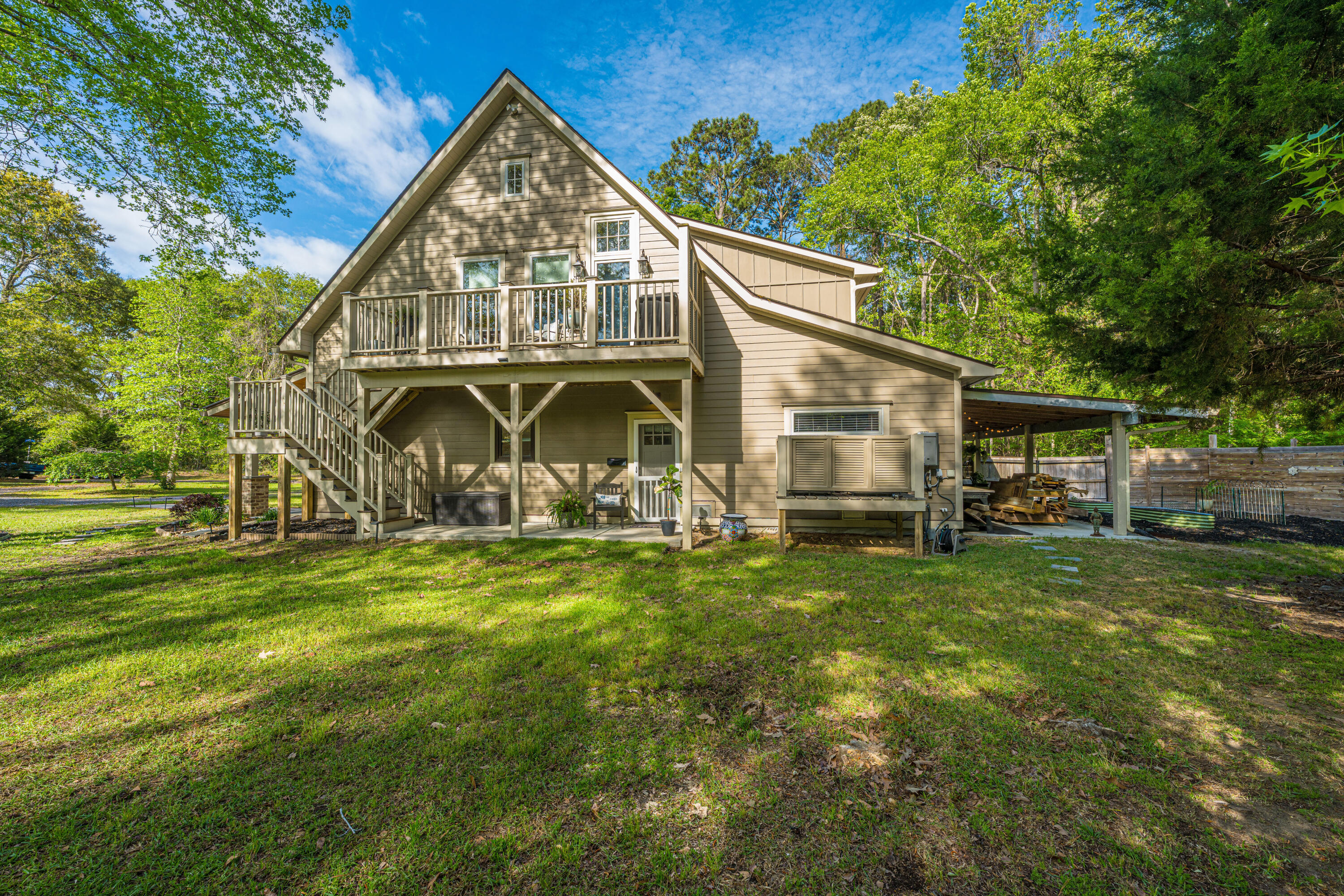 7011 Crest Court