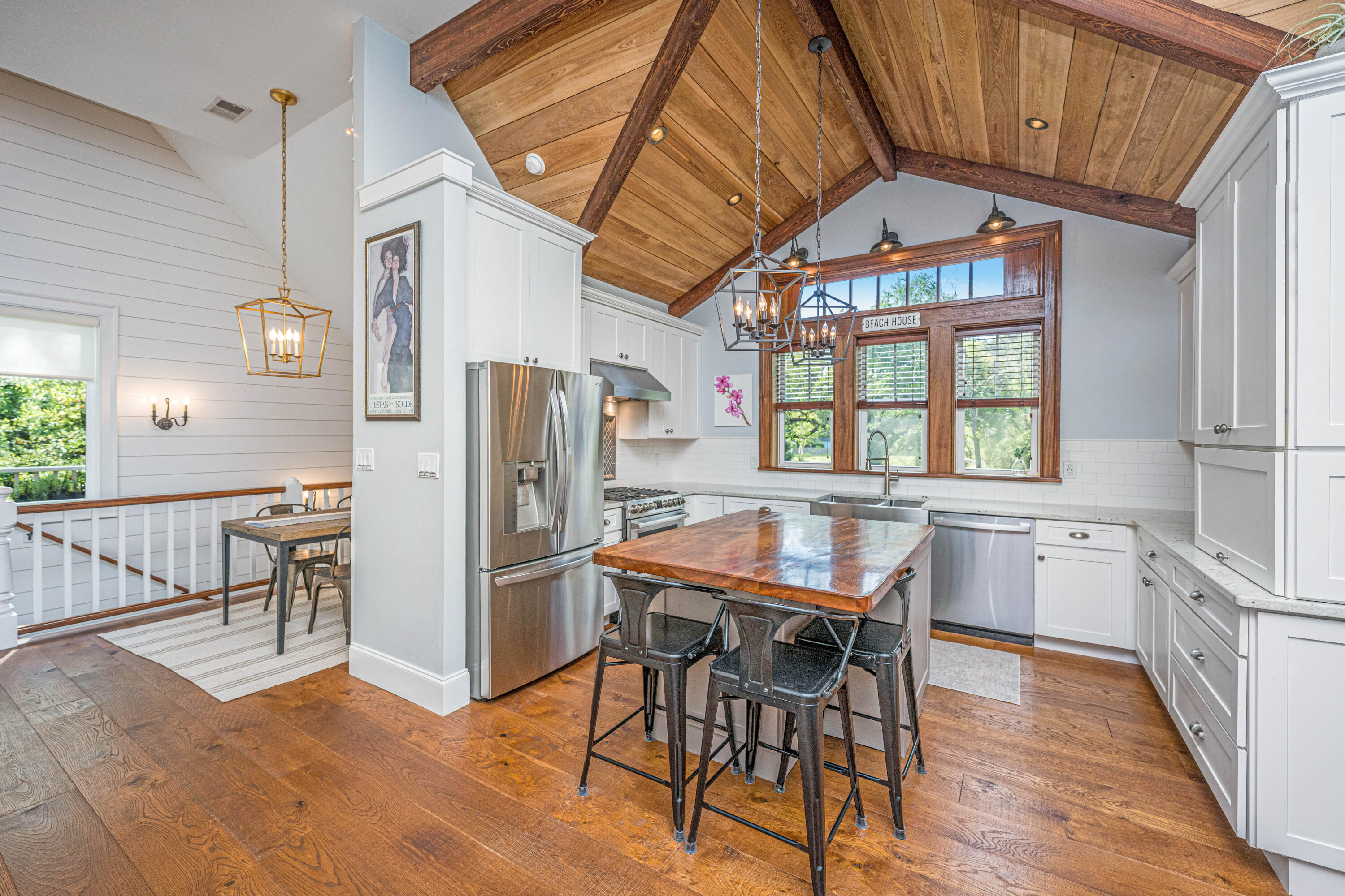 7011 Crest Court