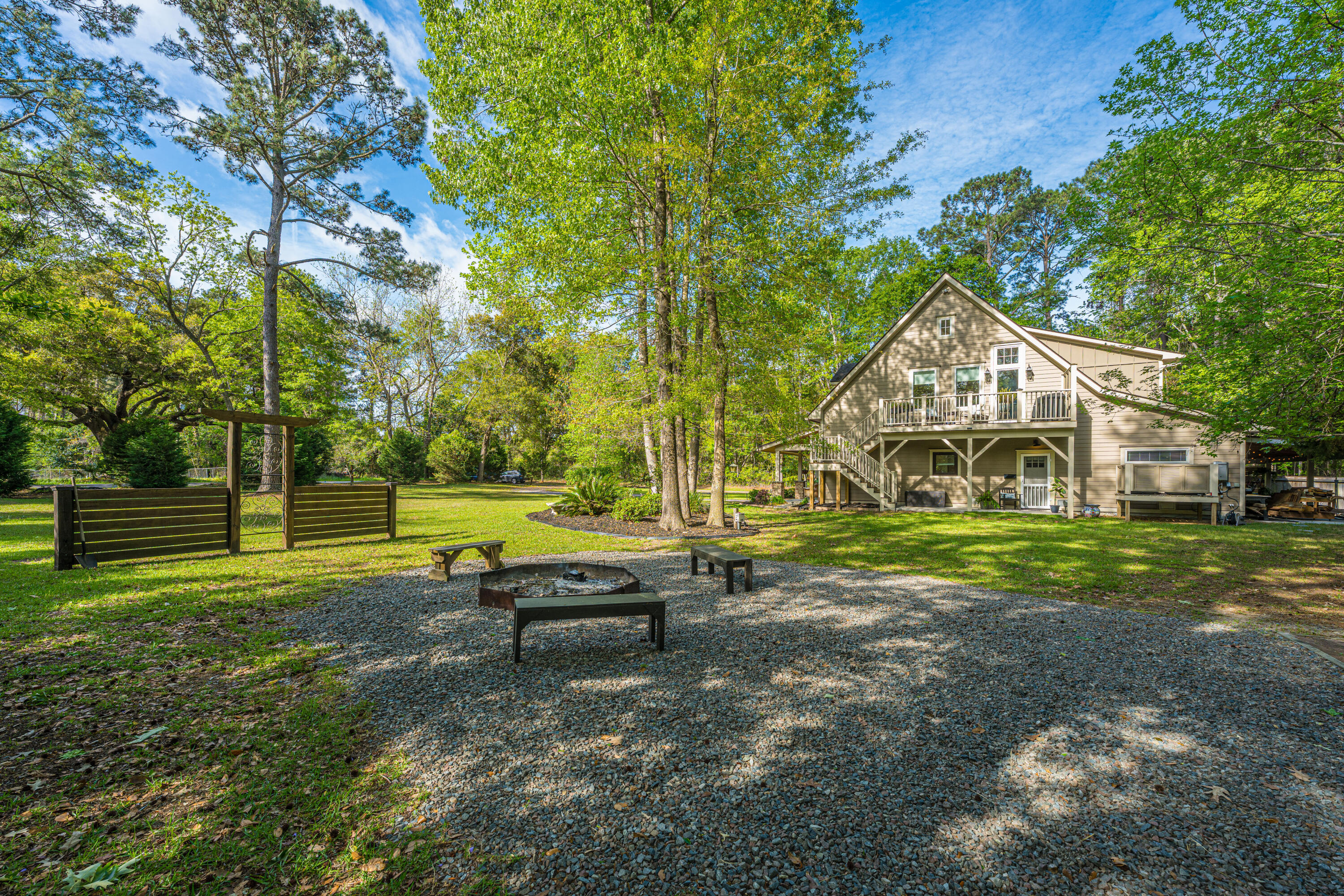 7011 Crest Court