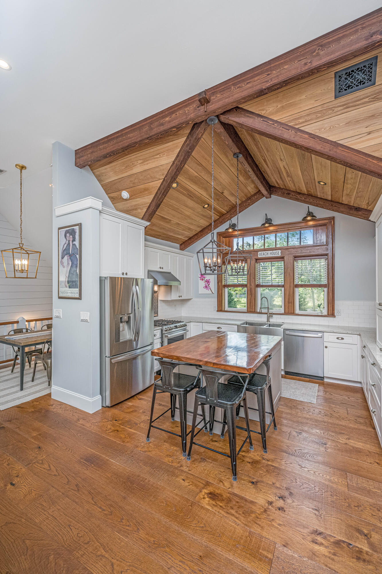 7011 Crest Court