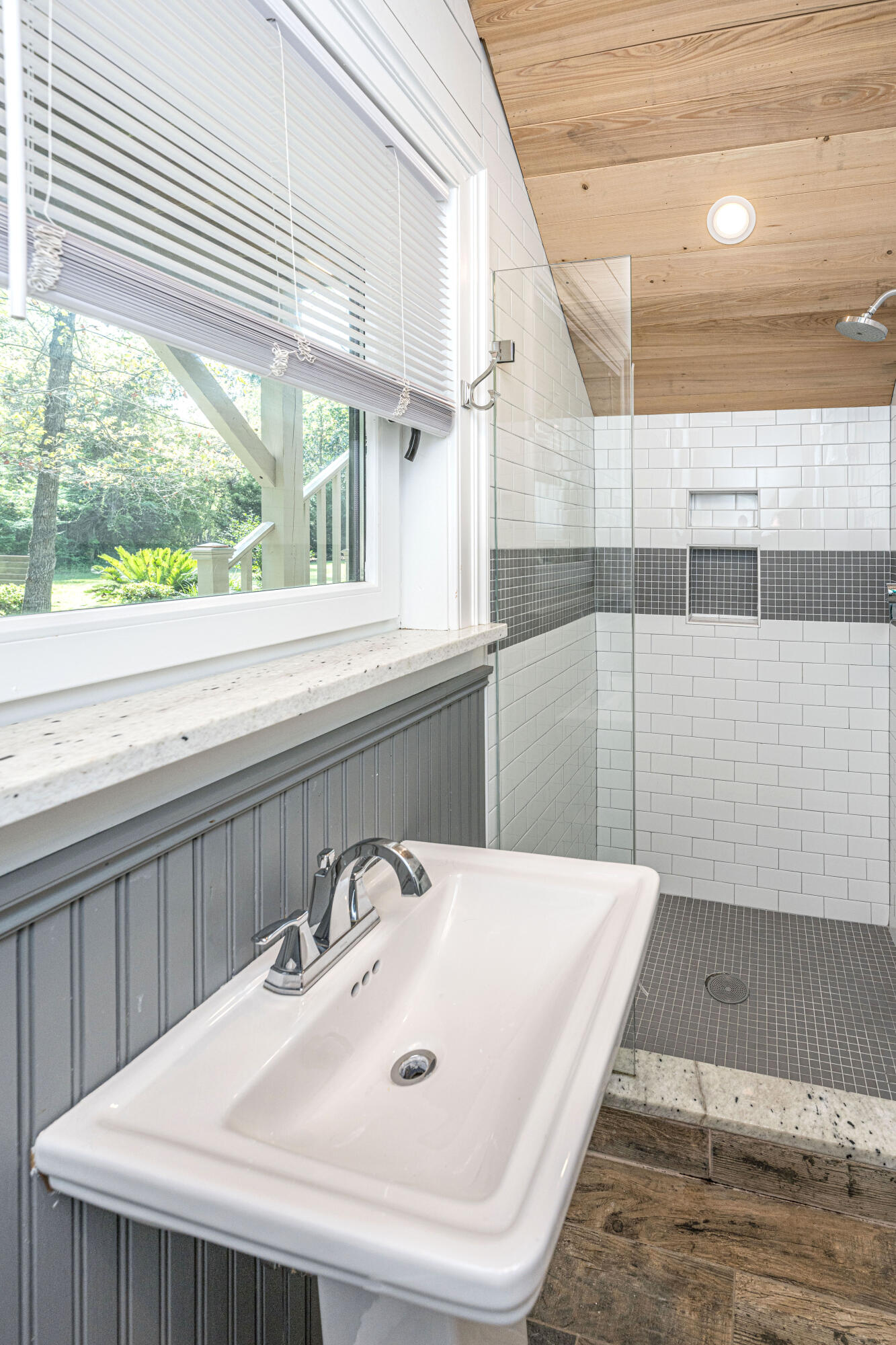 7011 Crest Court