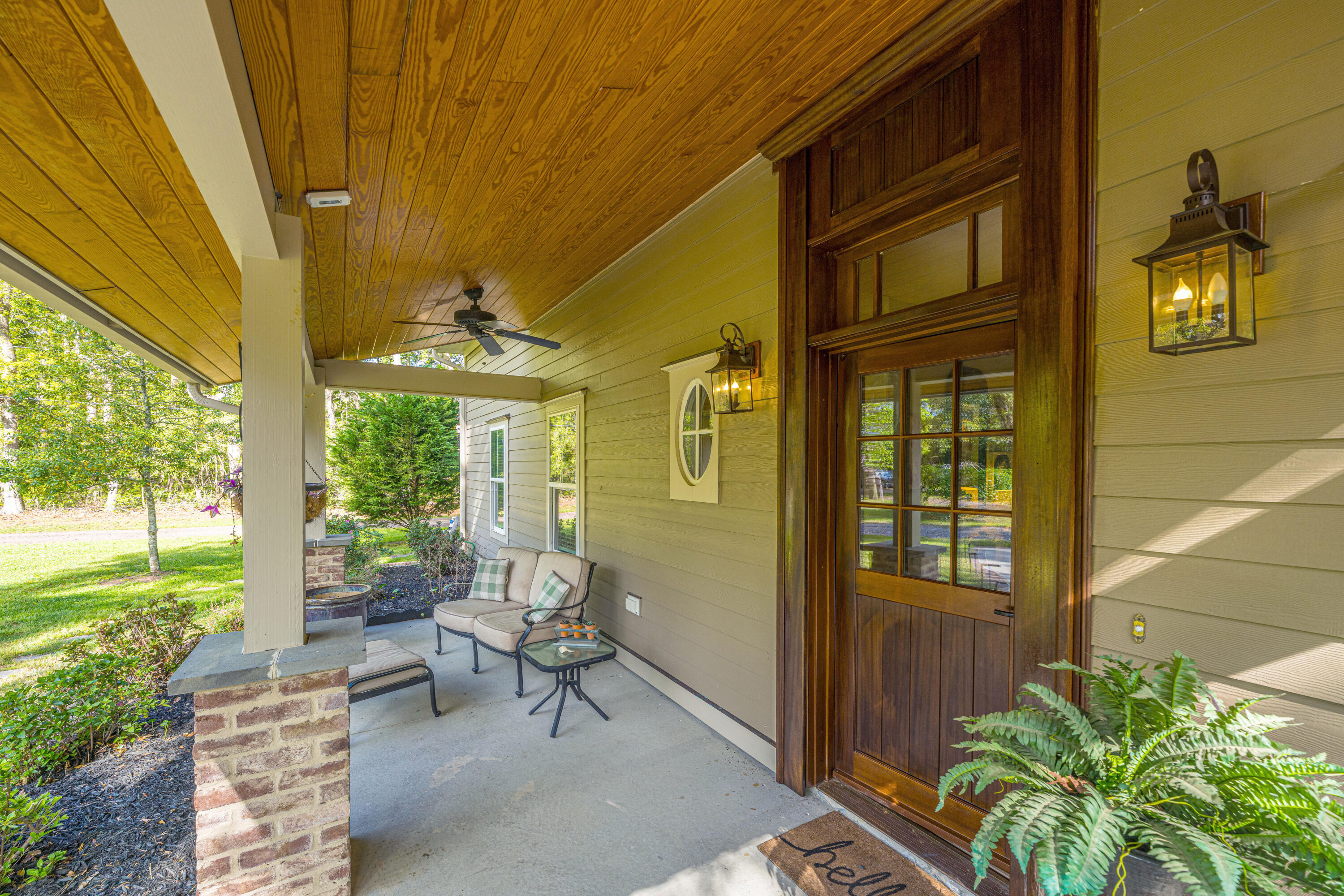 7011 Crest Court