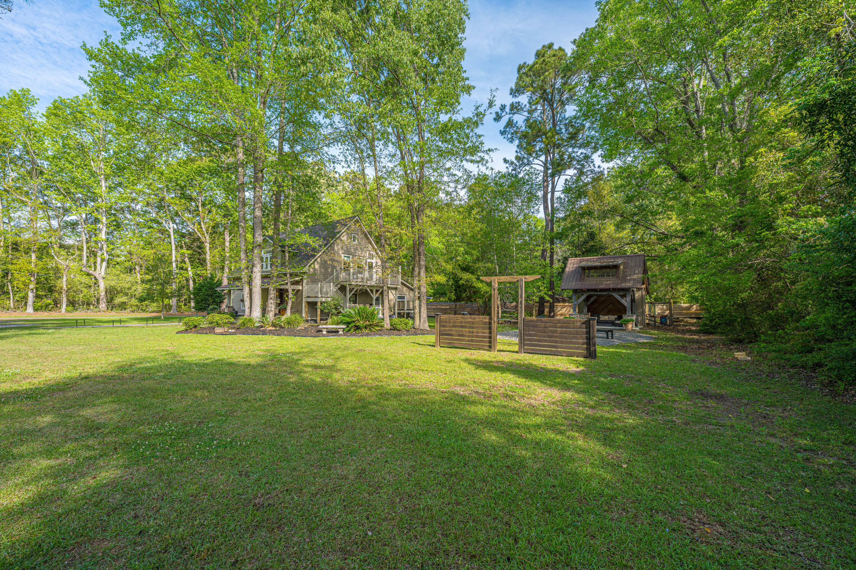 7011 Crest Court