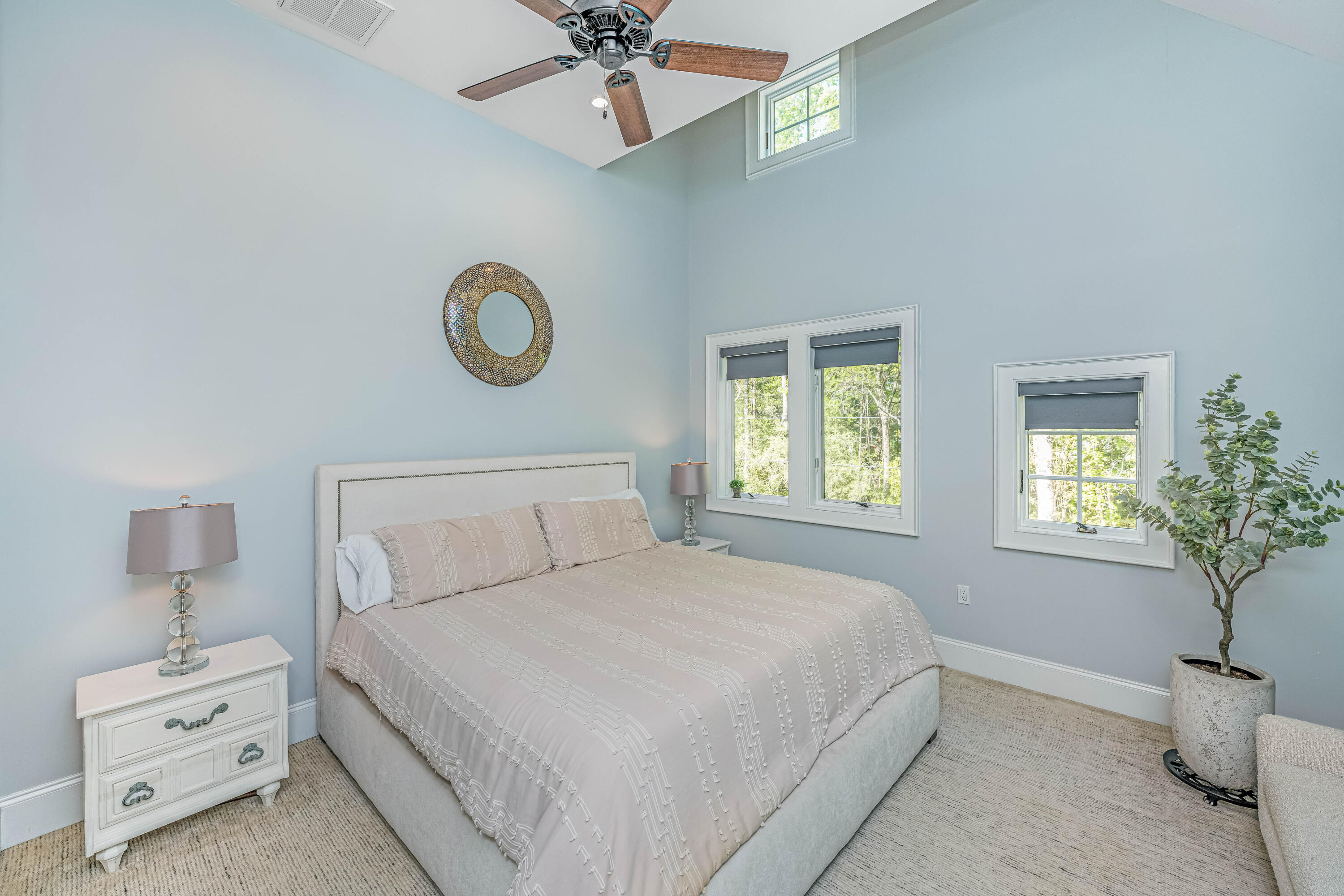 7011 Crest Court